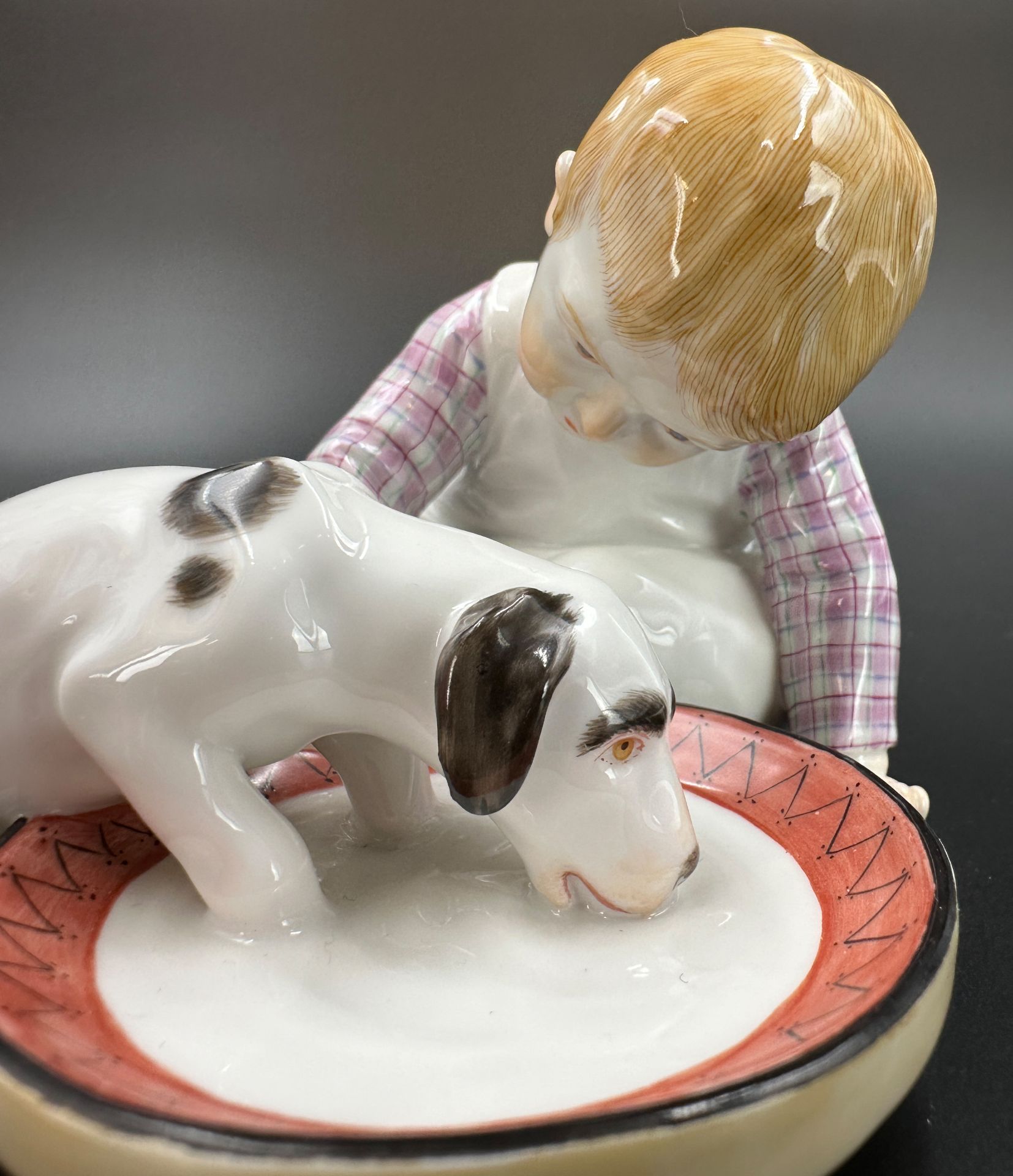 Hentschelkind. MEISSEN. "Child with drinking dog". 1st choice. 1980s. - Image 8 of 13