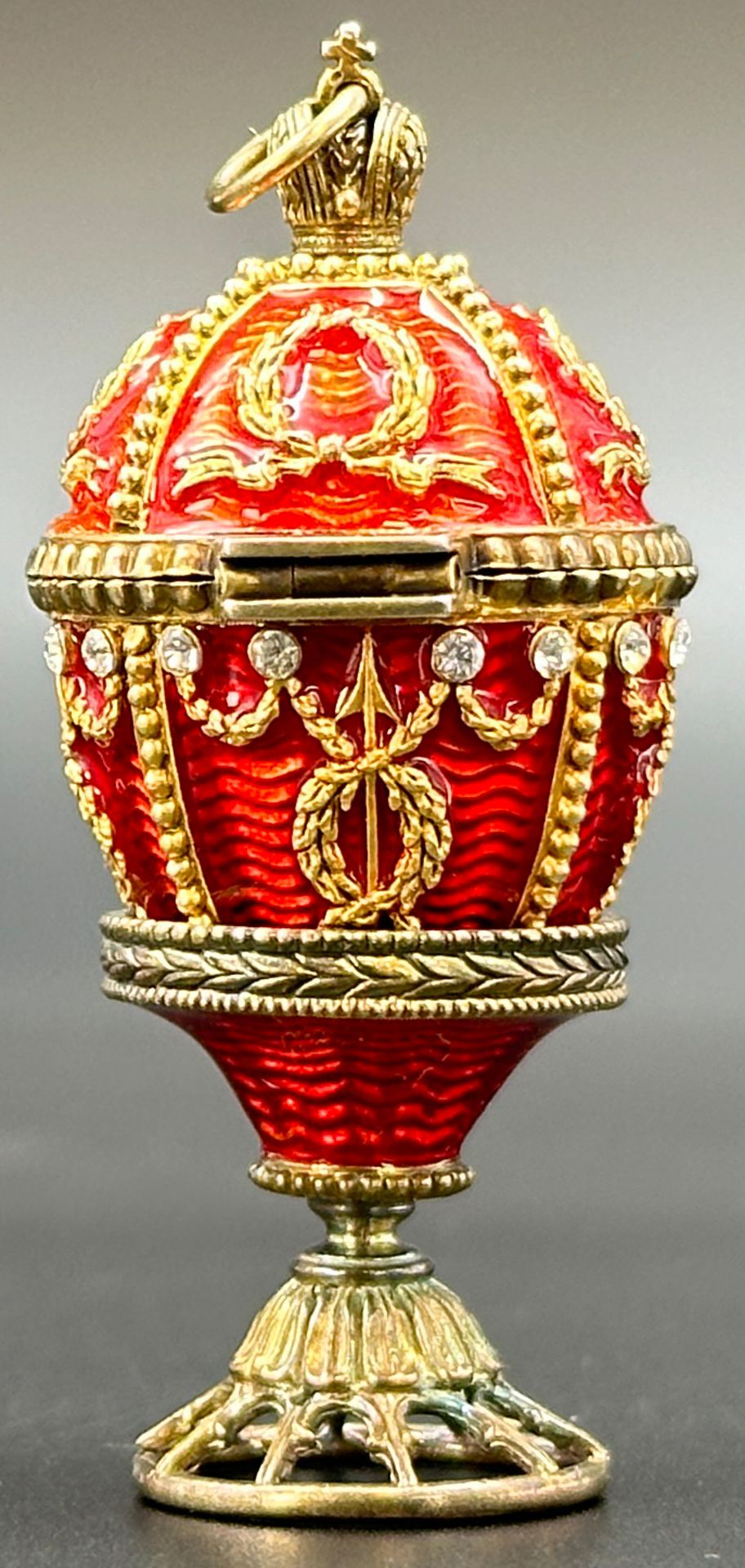 Decorative egg with miniature tsar's crown. 84 Zolotniki. Saint-Petersburg. Russia. 19th century. - Image 6 of 10