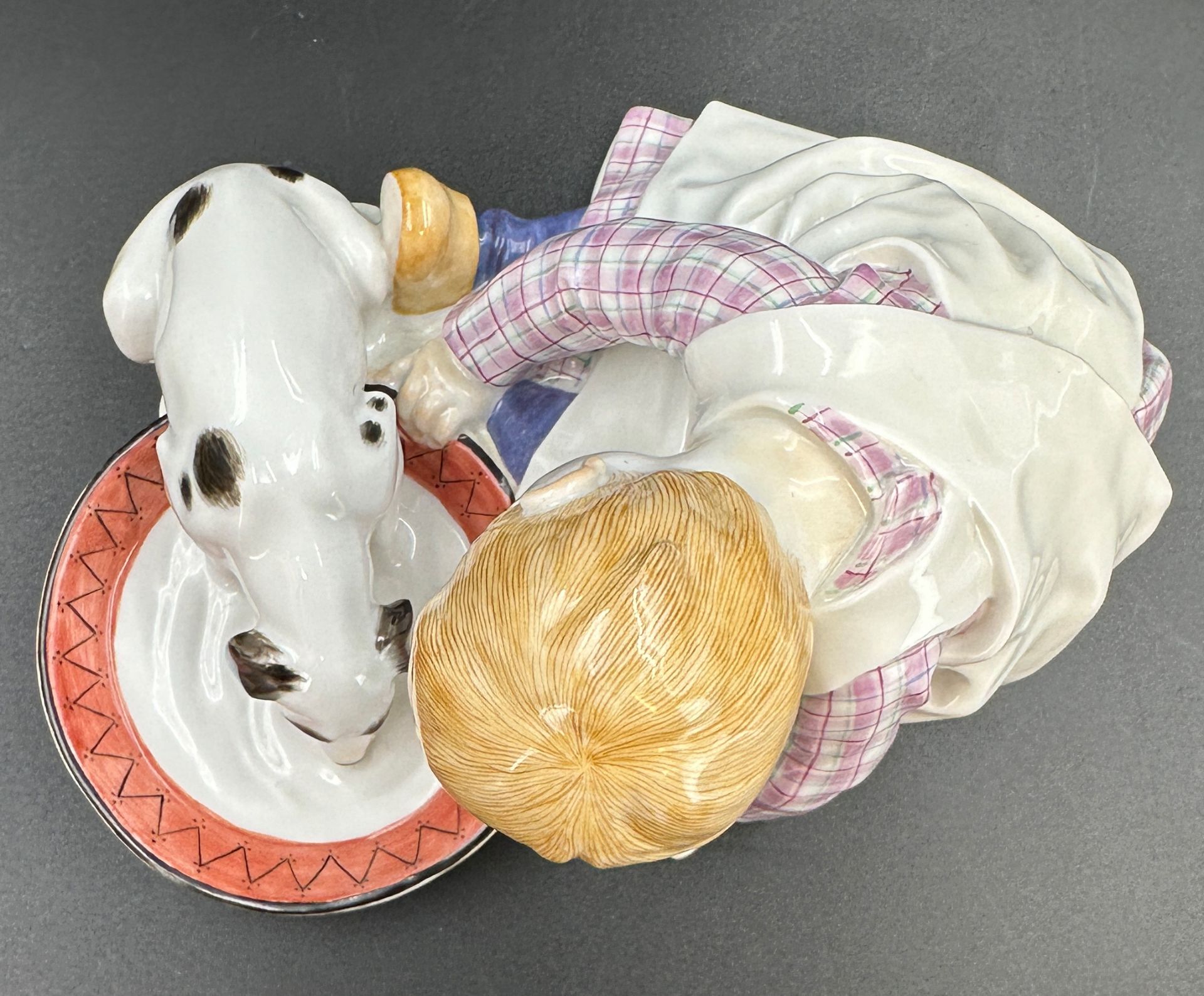 Hentschelkind. MEISSEN. "Kind mit trinkendem Hund". 1. Wahl. 1980er Jahre. - Bild 10 aus 13