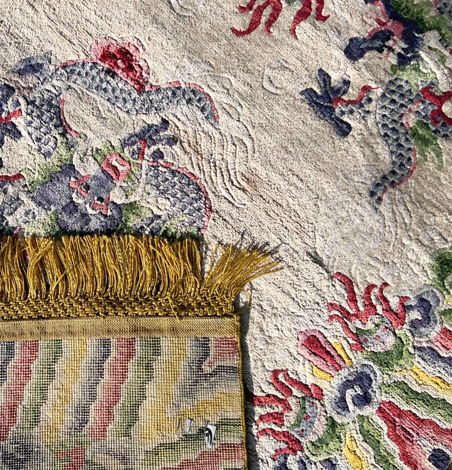 China carpet. Silk. Signed. Circa 1950/60. - Image 9 of 10