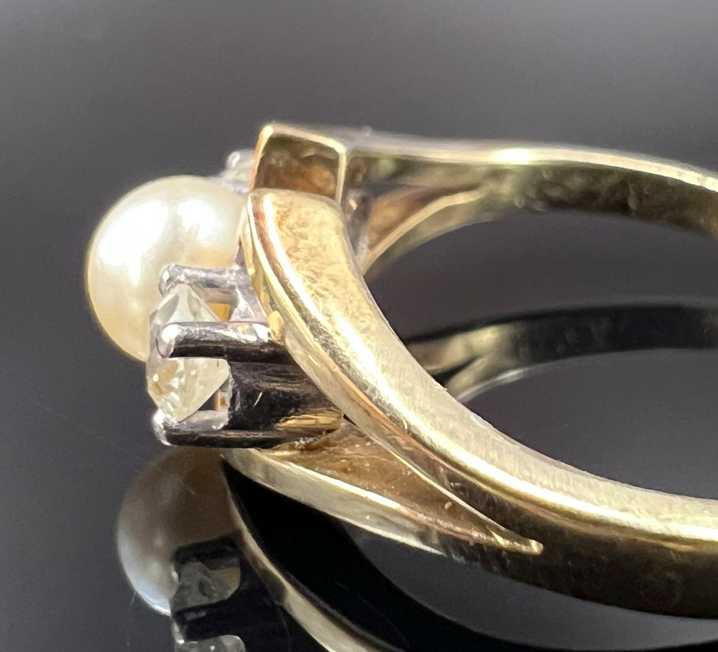 Ladies' ring. 585 yellow gold with two diamonds and a pearl. - Image 2 of 8