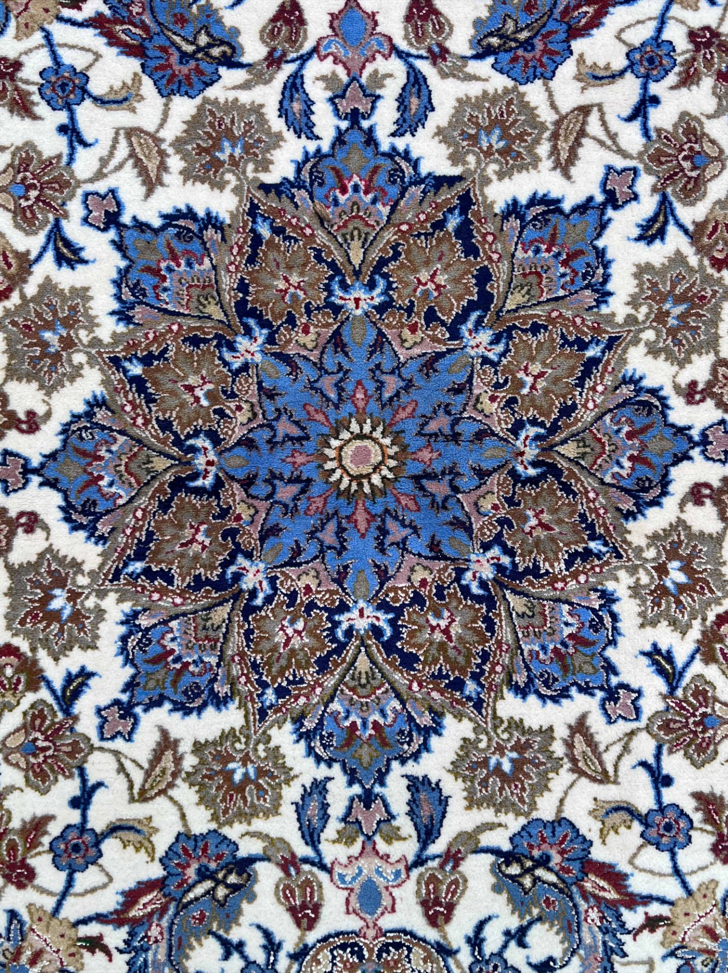 Isfahan. Oriental carpet. Circa 1970. - Image 5 of 9