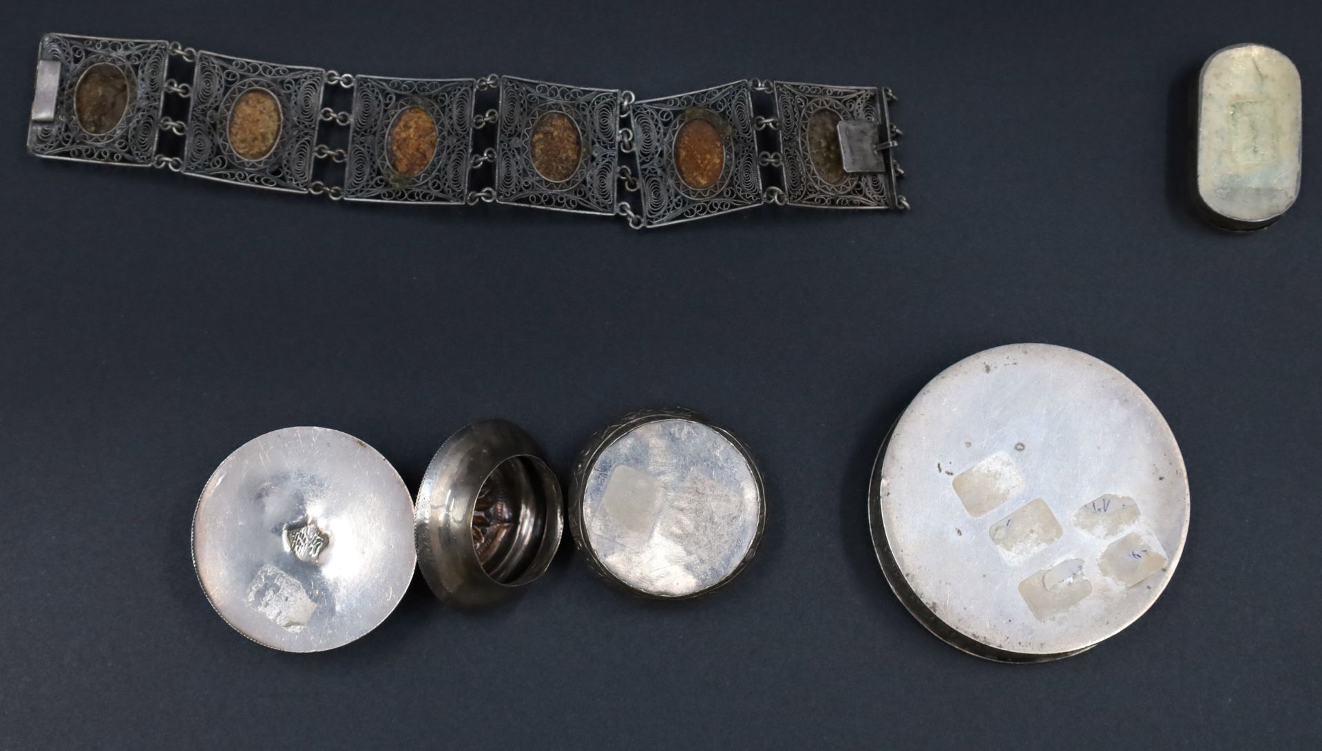 12-teiliges Konvolut, teils antikes Silber. Verschiedene Legierungen. - Bild 13 aus 18