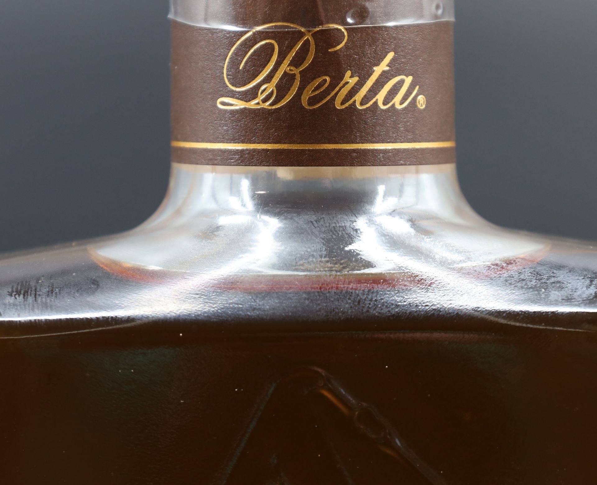 1 bottle of grappa. BERTA. ‘Tre Soli Tre’. Italy. 2005. - Image 3 of 6