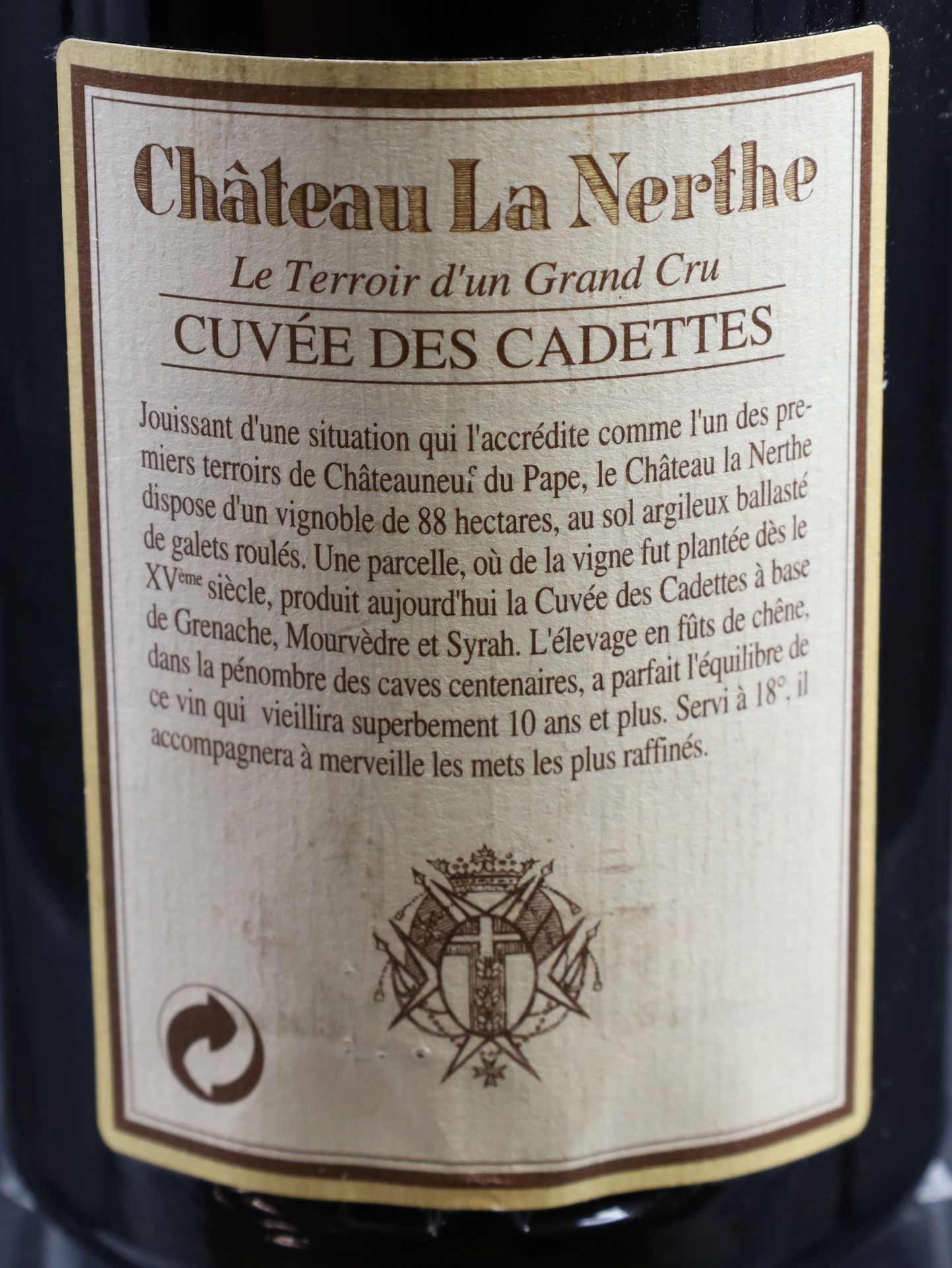 1 Flasche Rotwein. CHÂTEAU LA NERTHE. Cuvée des Cadettes. 1999. Frankreich. - Bild 6 aus 7