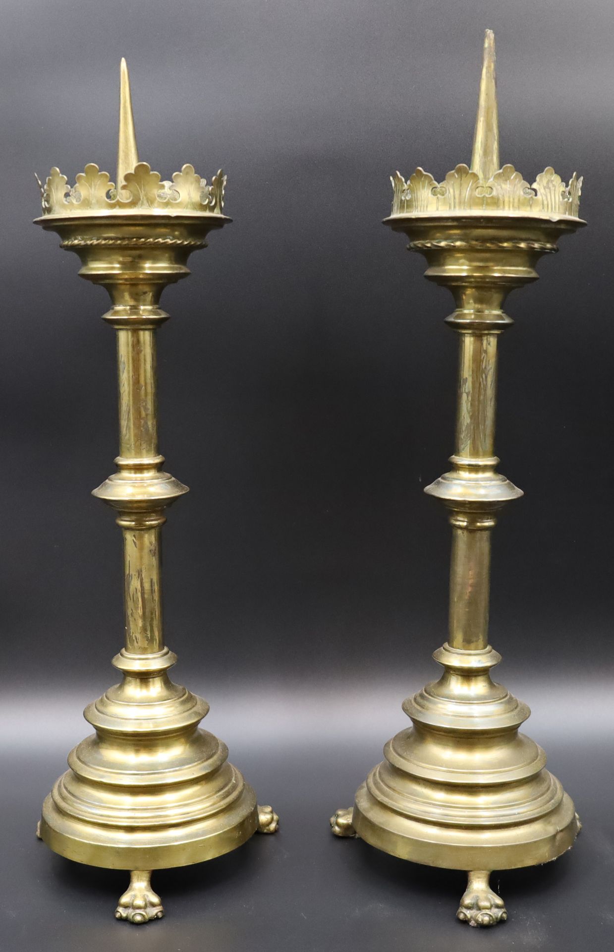 Two altar candlesticks. Brass. Around 1900. - Image 2 of 14