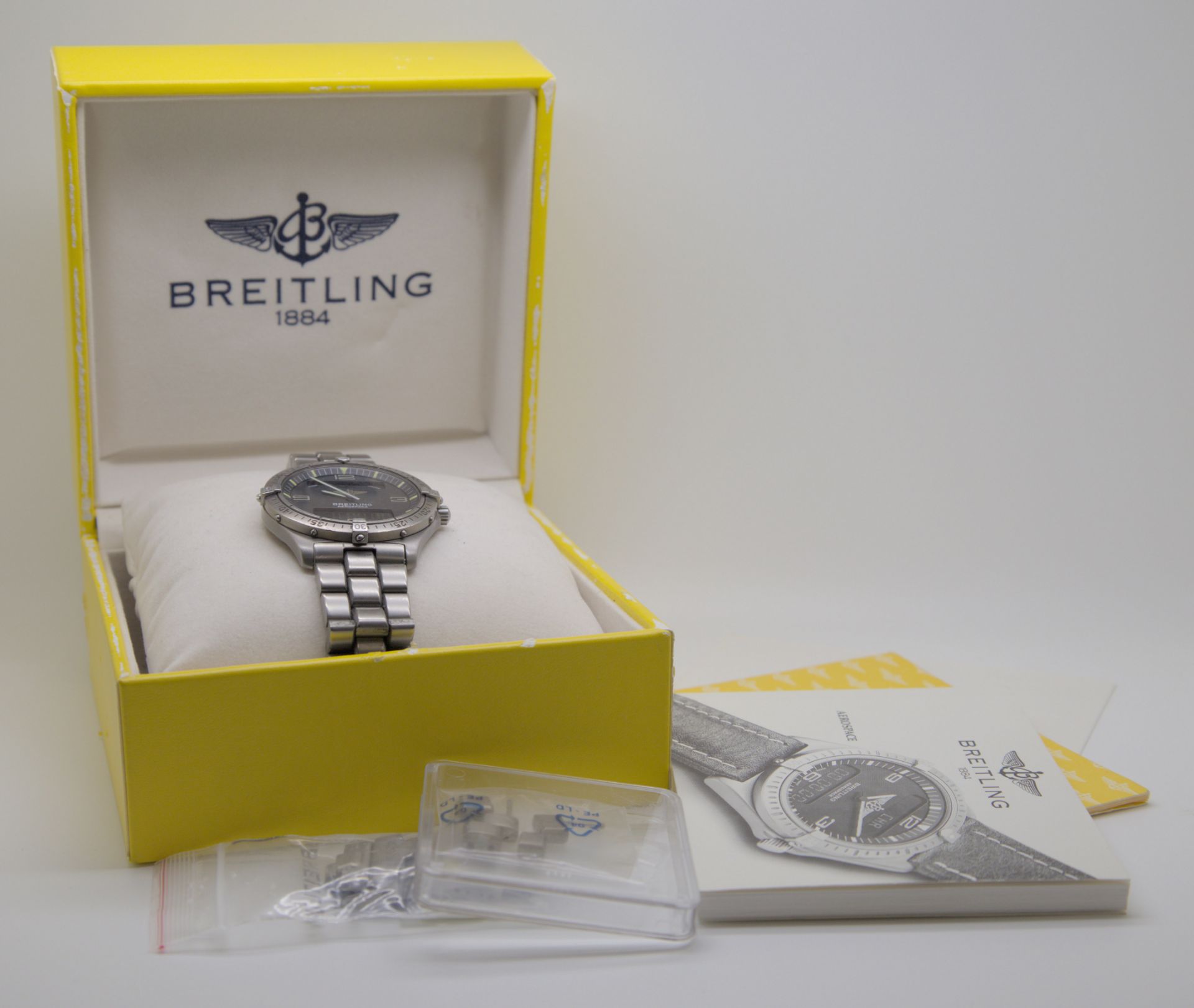 BREITLING. Aerospace. Full Set. Quartz. Men's wristwatch. Switzerland. - Image 2 of 5