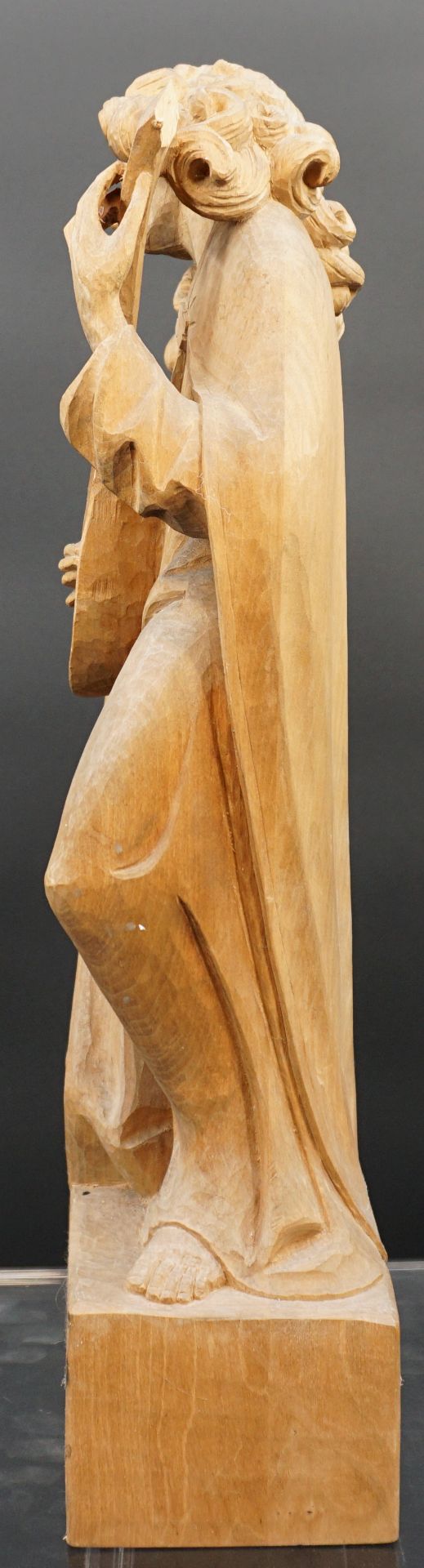 Wooden figure. Lute player. Probably 20th century. - Image 2 of 10