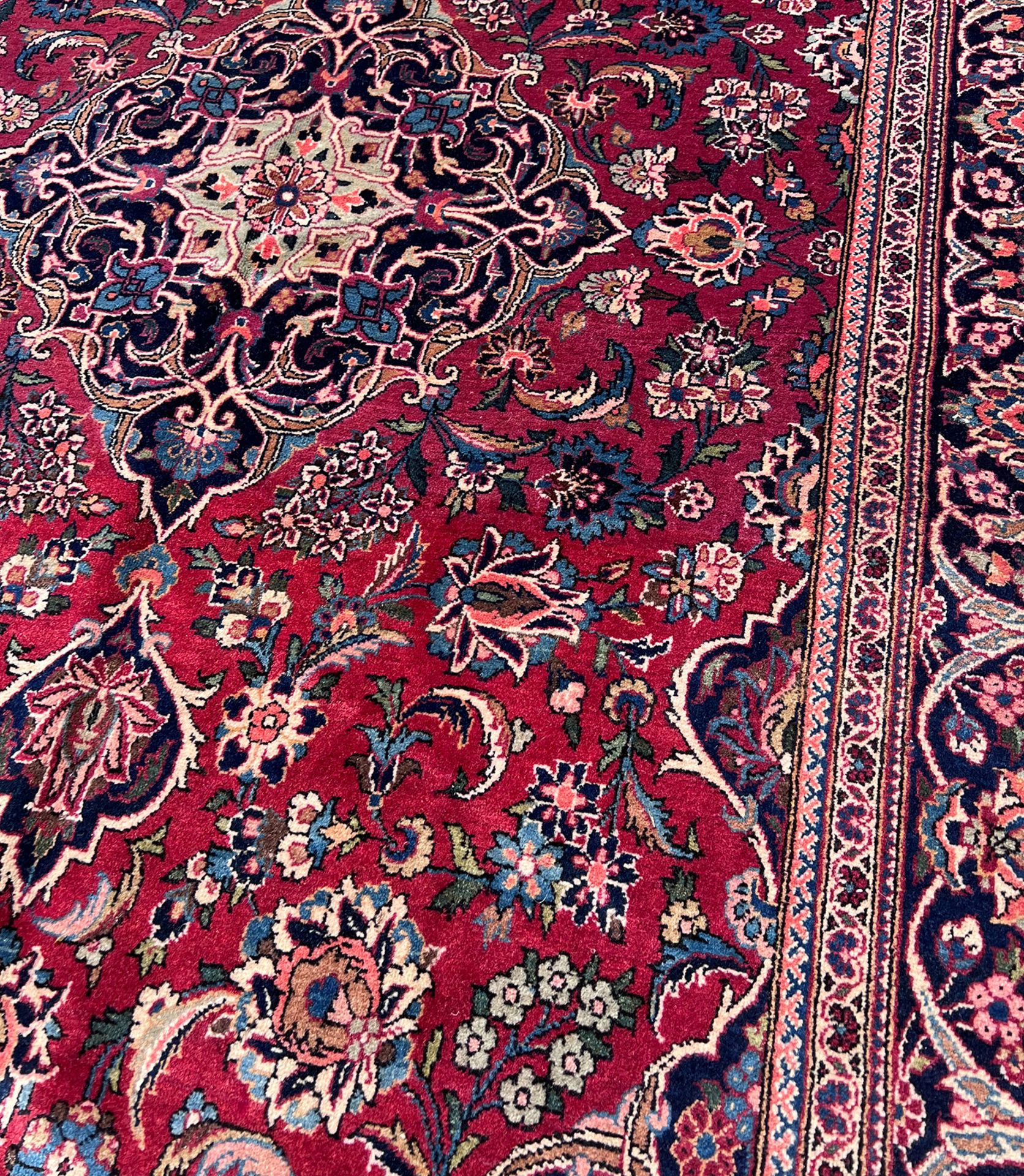 Keshan oriental rug. Circa 1940. - Image 7 of 10