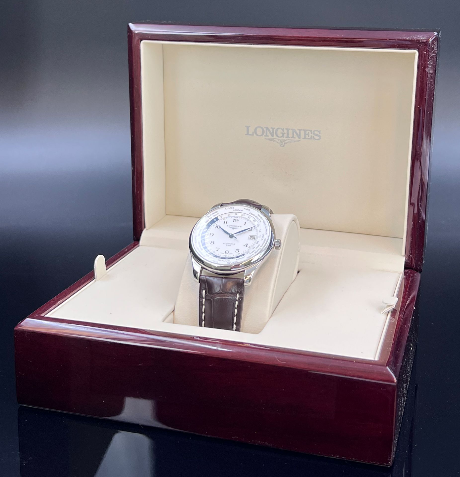 LONGINES. World Time GMT. Master Collection. Herrenarmbanduhr. Schweiz. - Bild 2 aus 10