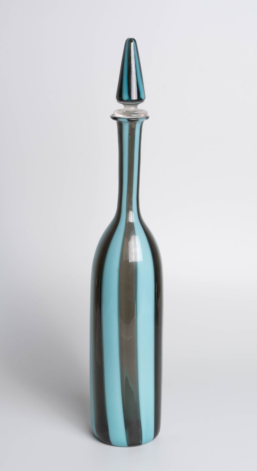 Paolo Venini, Flasche mit Stopfen "A canne, Modell 4497" - Image 2 of 9