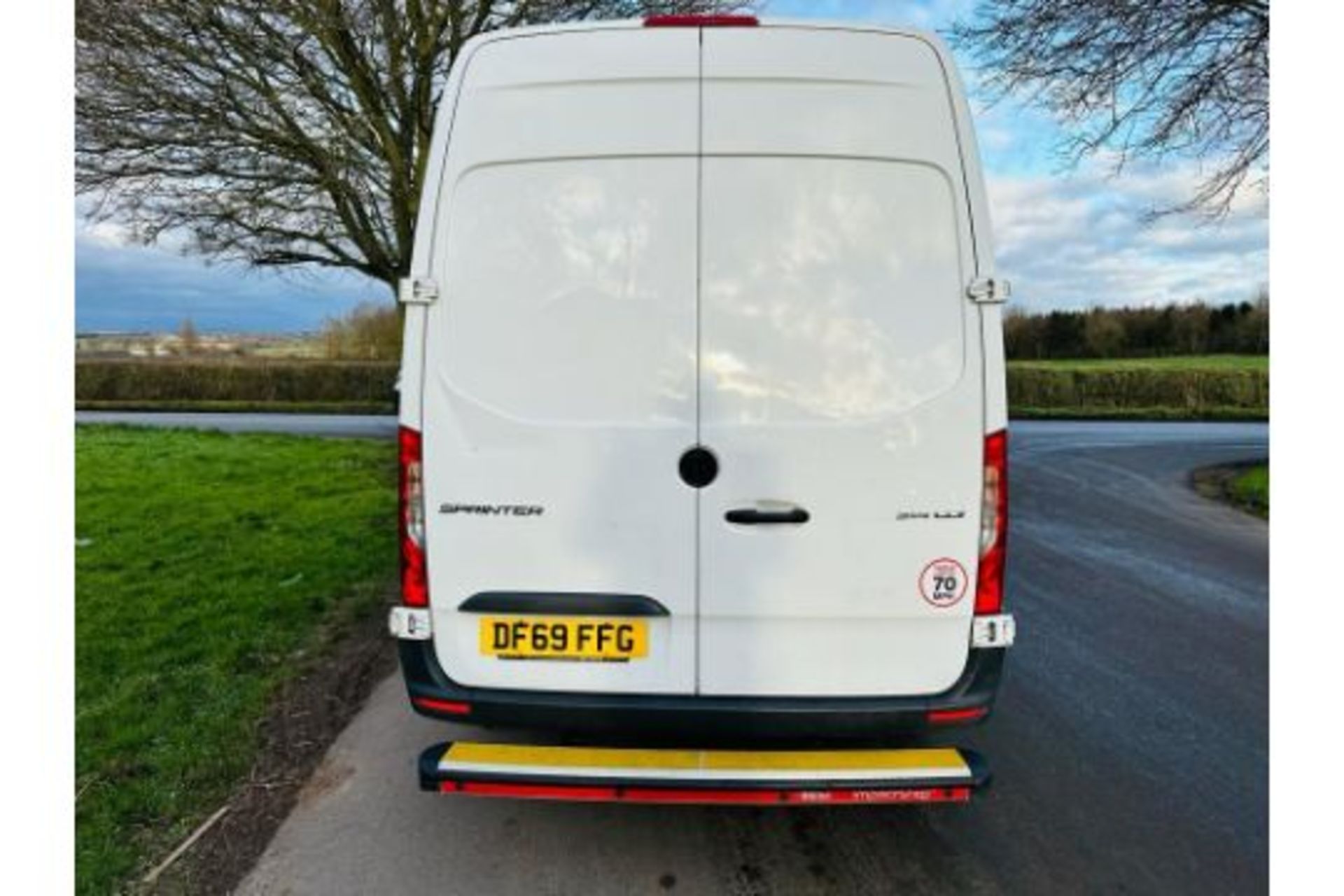 (Reserve Met) MERCEDES SPRINTER 314CDI MWB FRIDGE / VAN - 69 REG - 1 OWNER - AIR CON - - Image 9 of 28