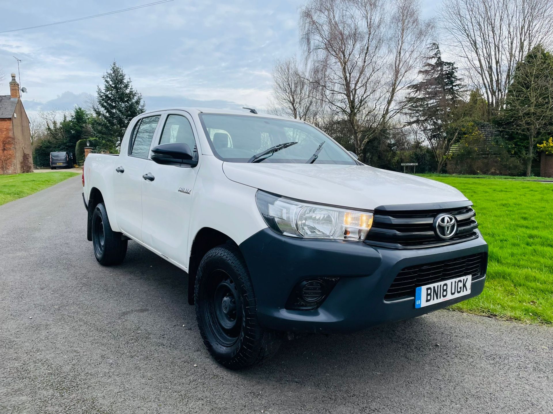 (Reserve Met) TOYOTA HILUX 2.4D-4D "Active" Double Cab Pick Up -18 Reg - 1 Owner - Only 68K Miles - Image 6 of 21