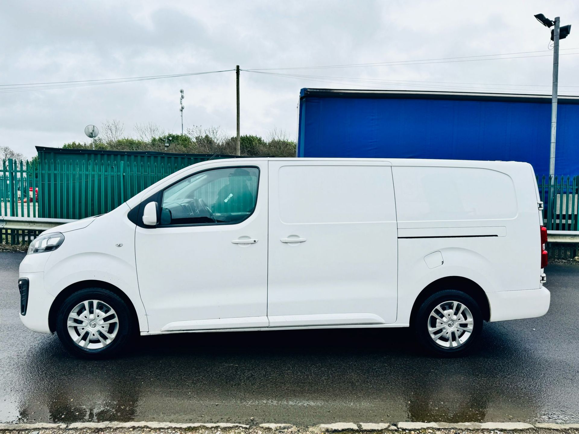 Vauxhall Vivaro 3100 Sportive 2.0 CDTI - 2020 Model - Air Con - 6 Speed - Euro 6 ULEZ - 1 Owner - Image 2 of 22