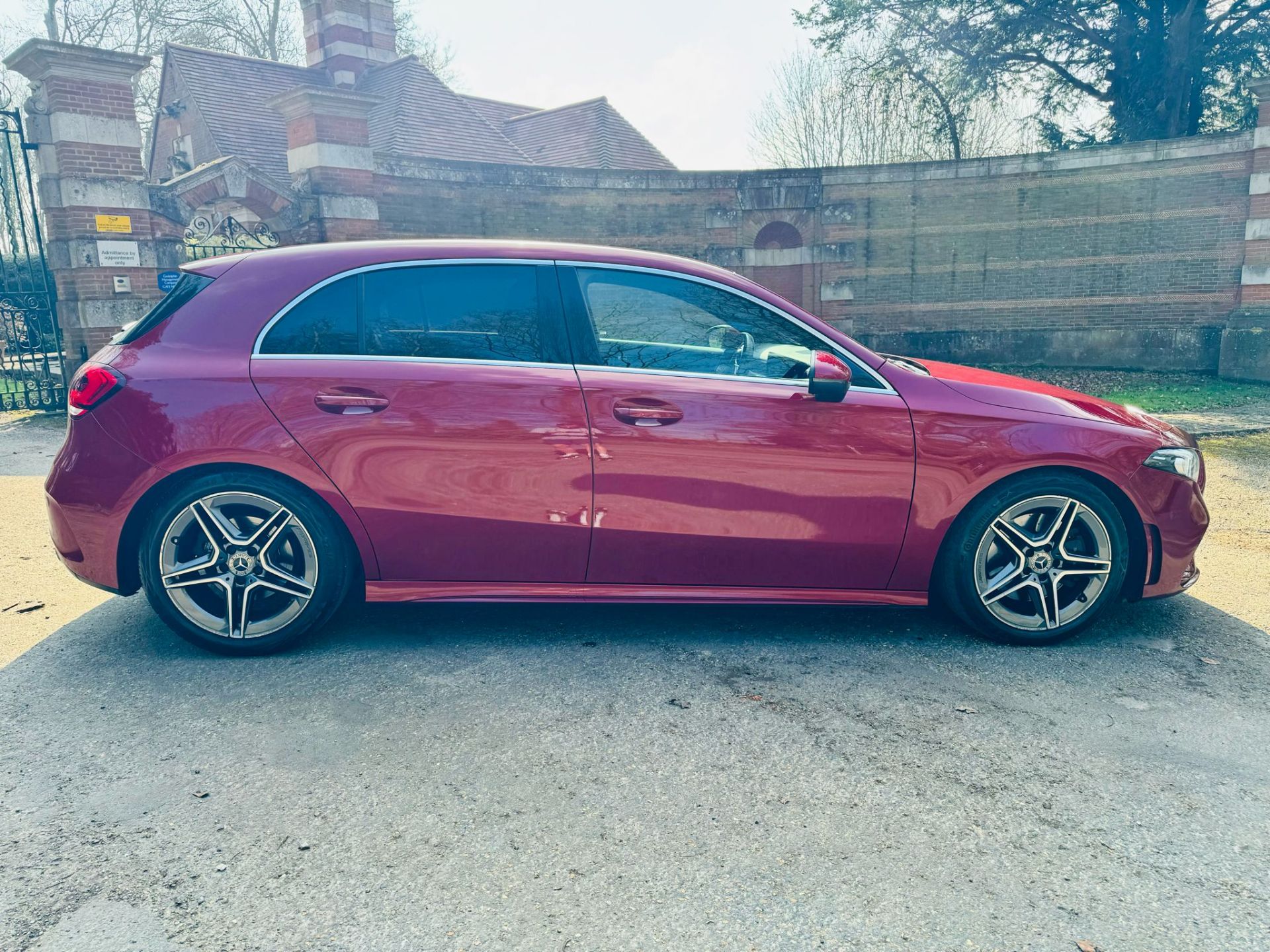 MERCEDES A220D "AMG LINE EXECUTIVE" DCT AUTO (21REG) (NEW SHAPE) SAT NAV - ONLY 22K MILES - WOW!! - Image 3 of 38