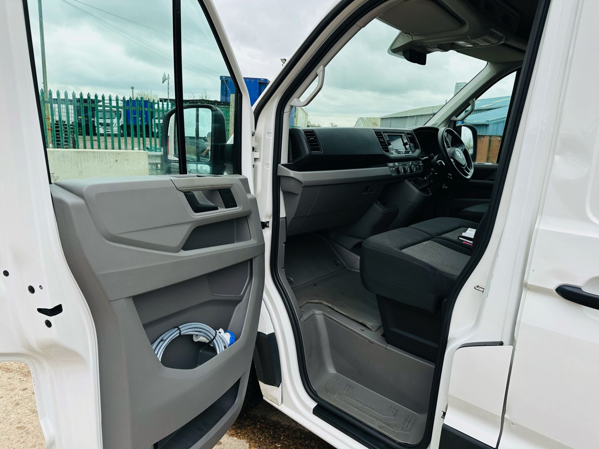 Volkswagen Crafter Cr35 2.0 TDI Fridge Freezer/Chiller Van *Trendline Edition* - 2021 Model - FSH! - Image 16 of 35