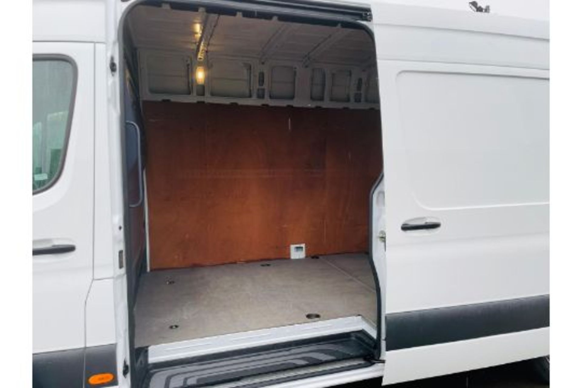 MERCEDES SPRINTER 315CDI LWB HIGH TOP 70 REG 2021 - 1 Owner From New - Euro 6 - Image 4 of 13