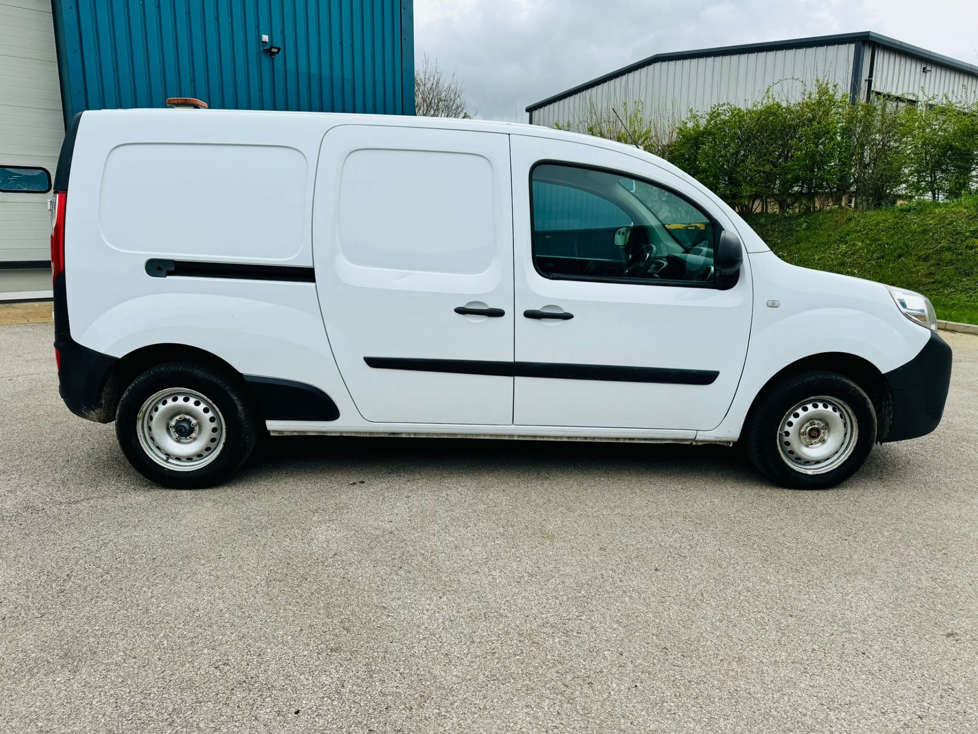 Renault Kangoo Maxi LL21 1.5 DCI Energy "Business Van" (2018 Model) Air Con -Parking Sencors -Euro 6 - Image 2 of 19