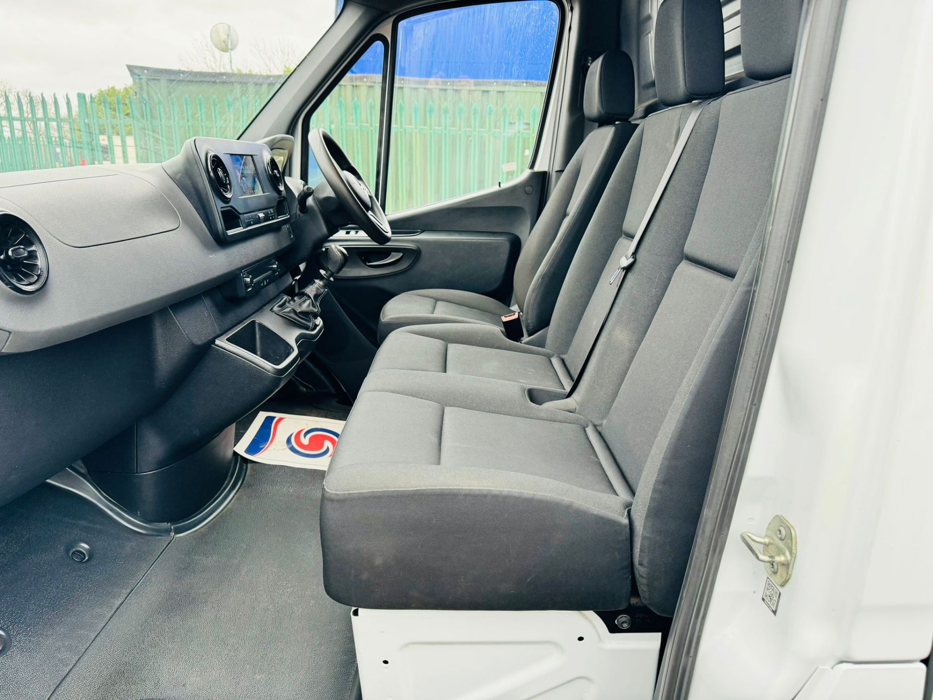 MERCEDES SPRINTER 314CDI MWB HI ROOF - 2019 19 Reg - 1 Owner From New - Euro 6 - NEW SHAPE!! - Image 3 of 8