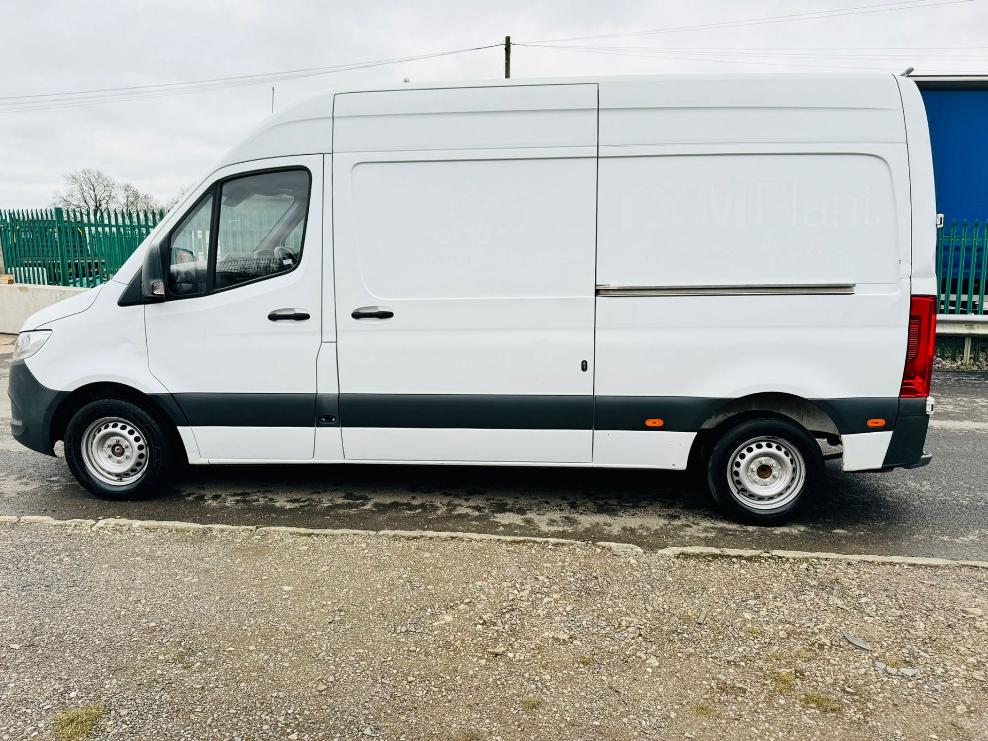 MERCEDES SPRINTER 314CDI MWB HI ROOF - 2019 19 Reg - 1 Owner From New - Euro 6 - NEW SHAPE!! - Image 2 of 8