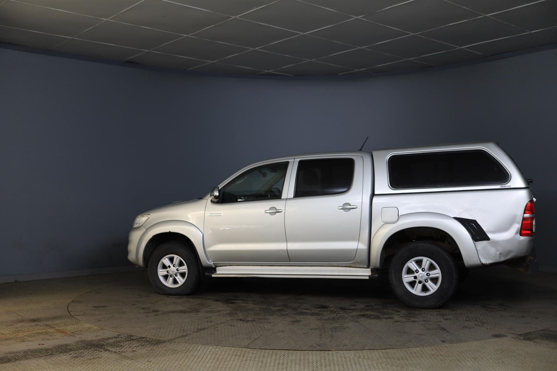TOYOTA HILUX 2.4D-4D "Active" Double Cab Pick Up - 2013 13 Reg - 1 Owner - Only 28K Miles - Image 2 of 12