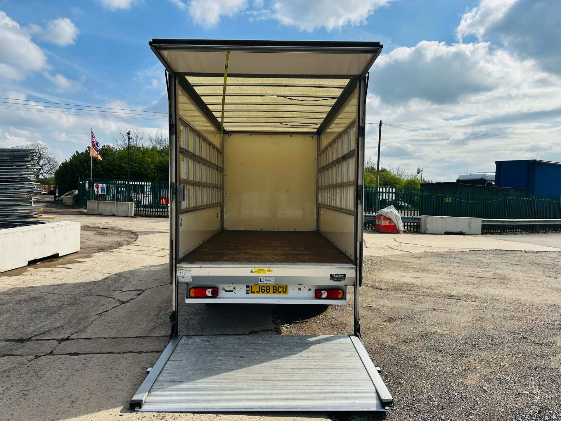 Renault Master 2.3 DCI 130 Business Edition Lwb (Luton / Box Van) - 2019 Model - Euro 6 - Tail Lift - Image 14 of 27