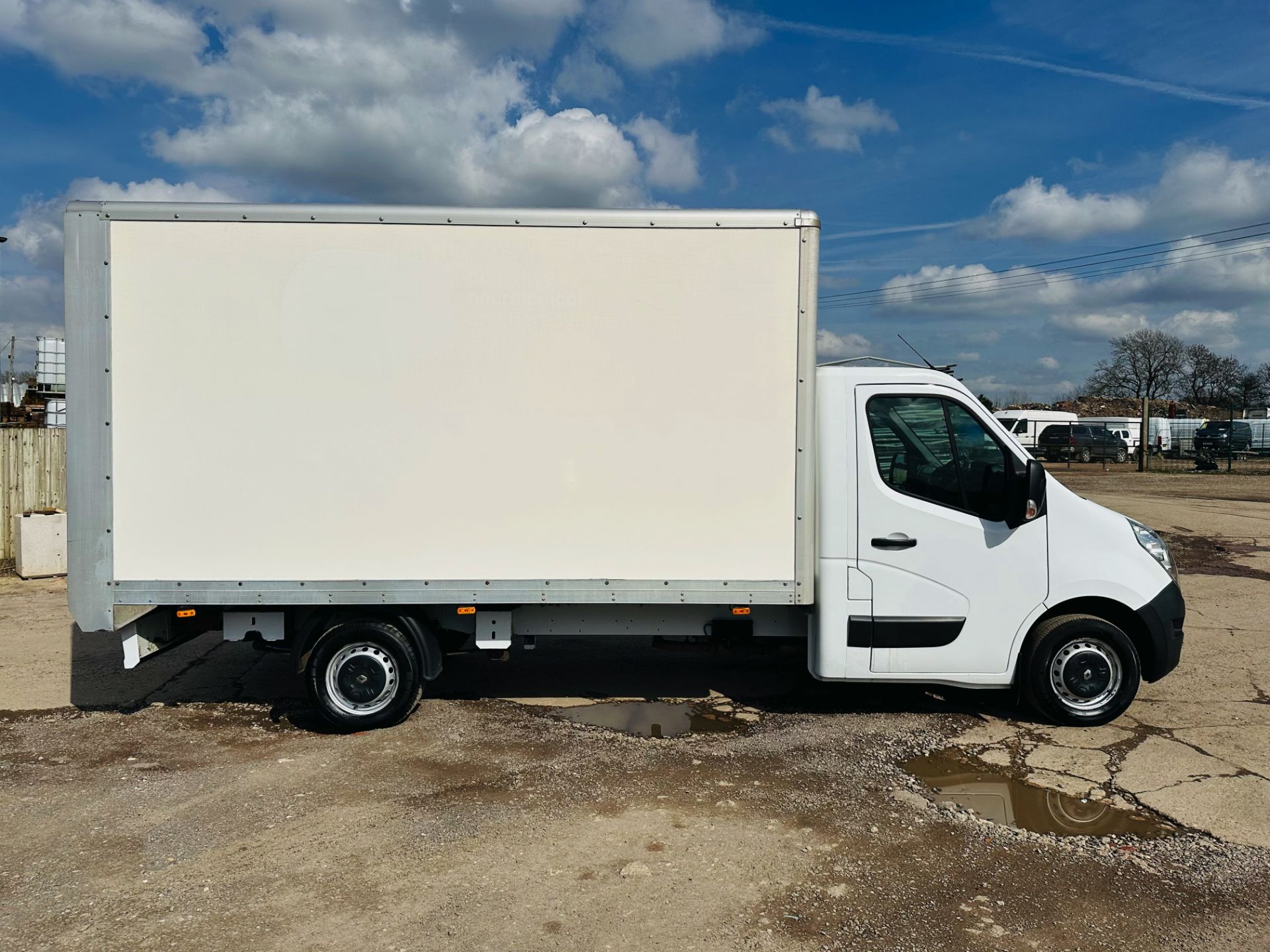 Renault Master 2.3 DCI 130 Business Edition Lwb (Luton / Box Van) - 2019 Model - Euro 6 - Tail Lift - Image 10 of 27