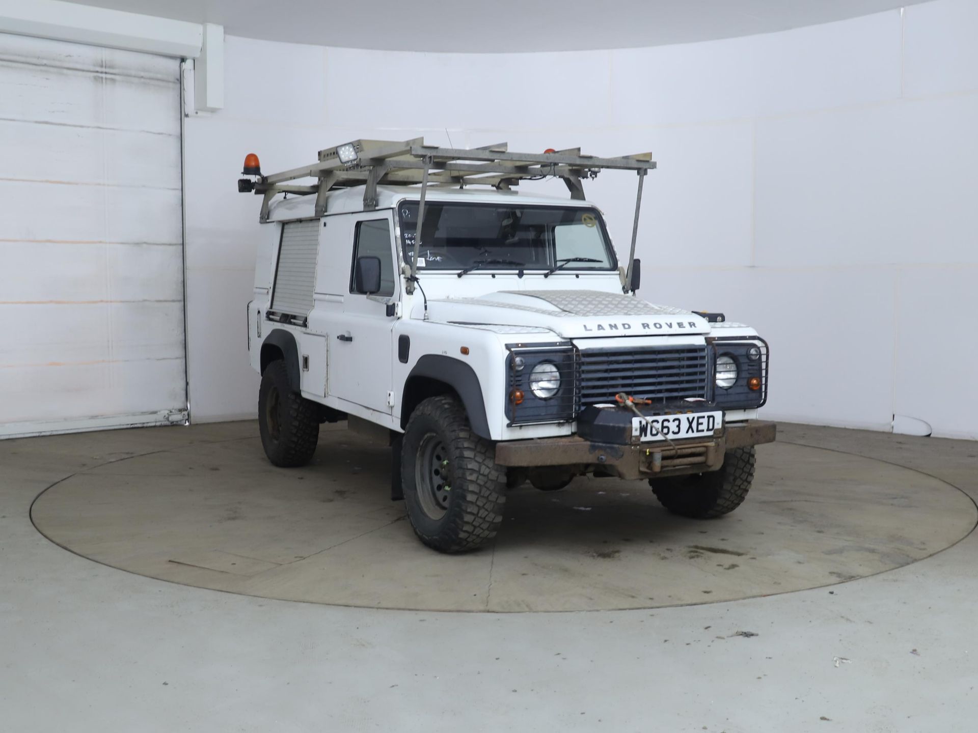 (RESERVE MET)Land Rover Defender 2.2TDCI 110 Hard Top Specialist Utilty 2014 63 Reg -Winch -MUST SEE - Image 4 of 12