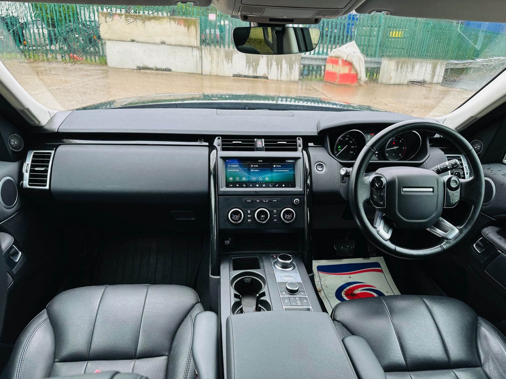 (Reserve Met) Land Rover Discovery SE Automatic (Black Edition) - 2020 Model - Only 57k Miles! - Bild 20 aus 40