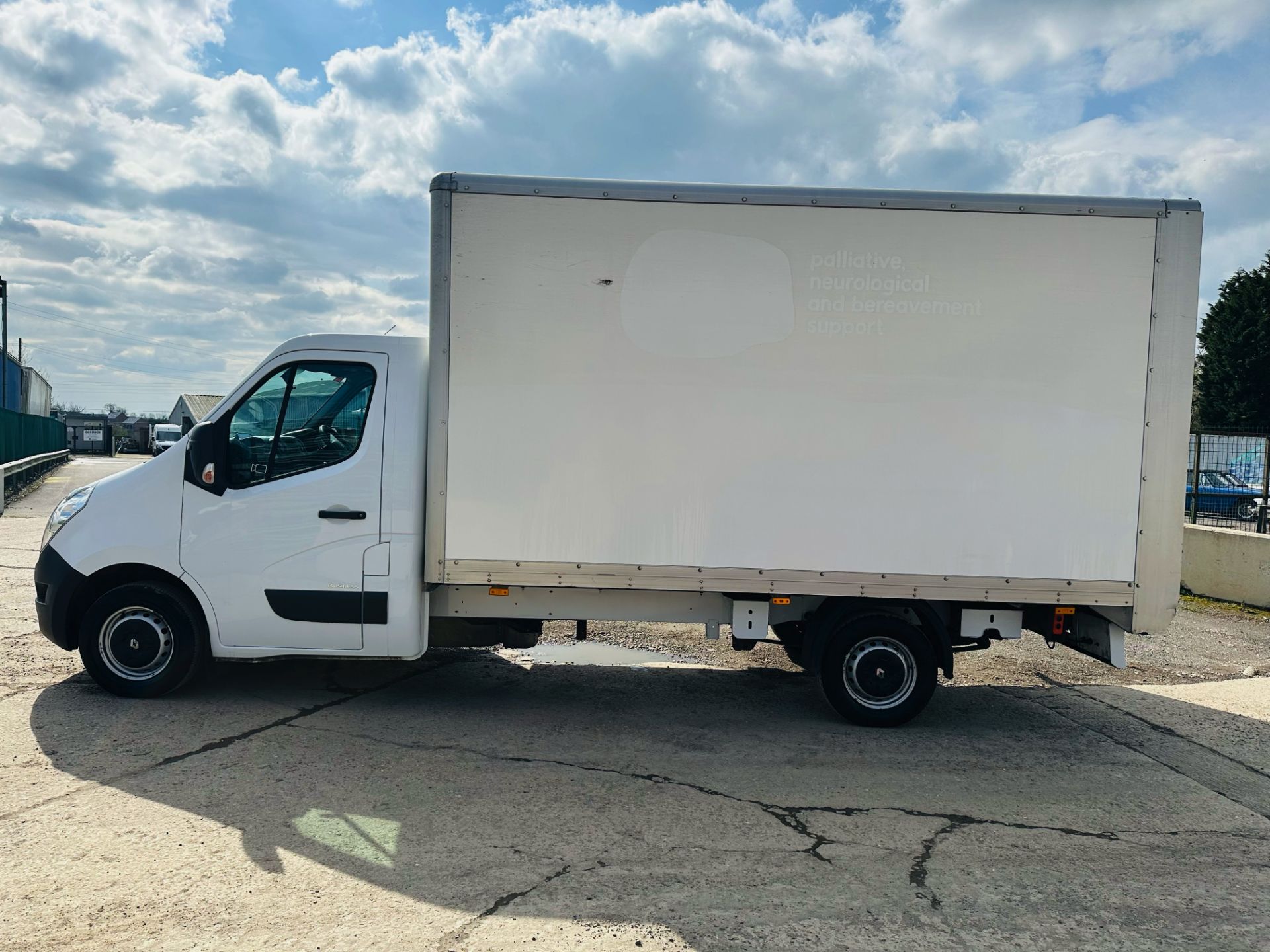 Renault Master 2.3 DCI 130 Business Edition Lwb (Luton / Box Van) - 2019 Model - Euro 6 - Tail Lift - Image 6 of 27