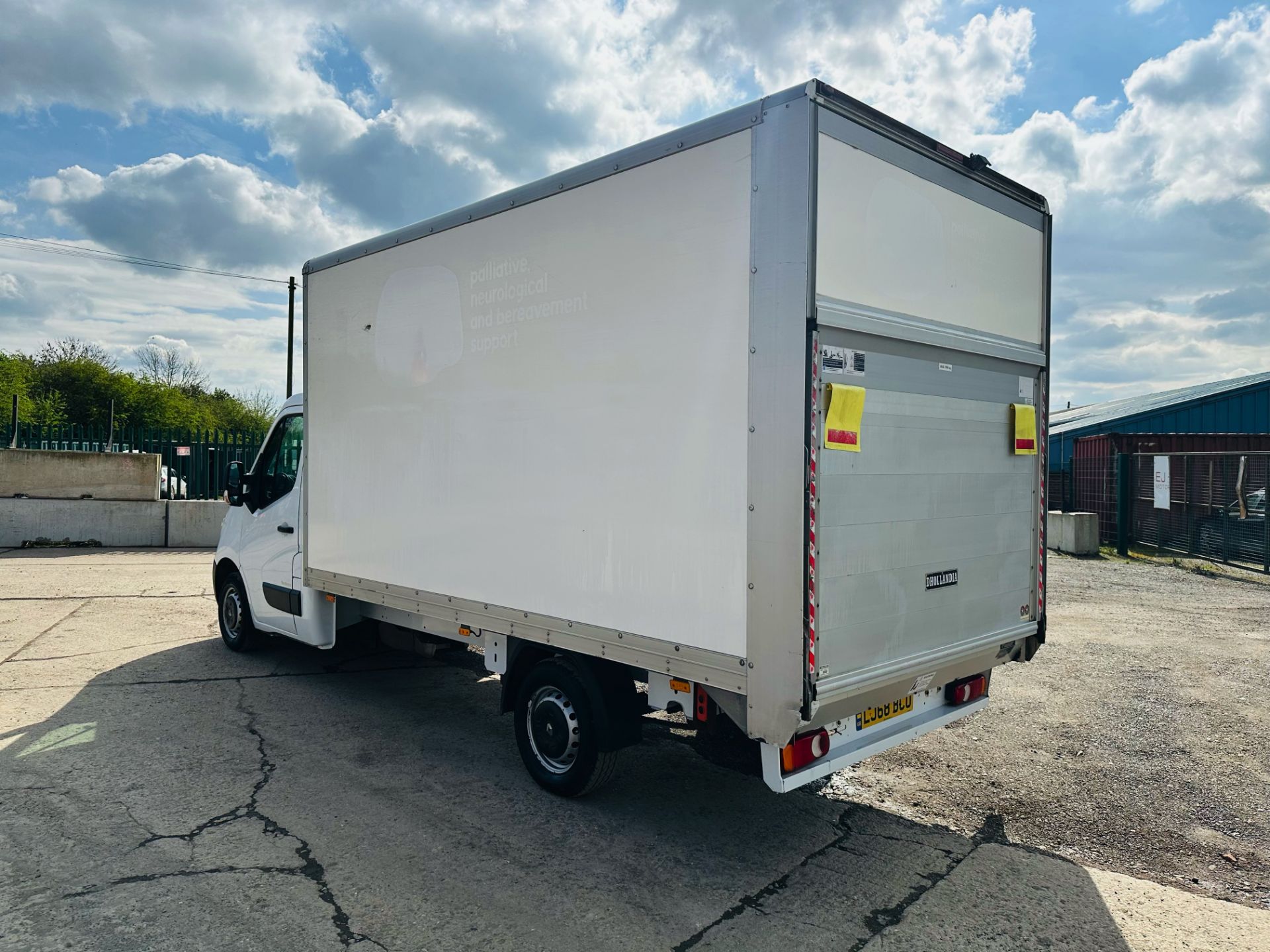Renault Master 2.3 DCI 130 Business Edition Lwb (Luton / Box Van) - 2019 Model - Euro 6 - Tail Lift - Image 7 of 27