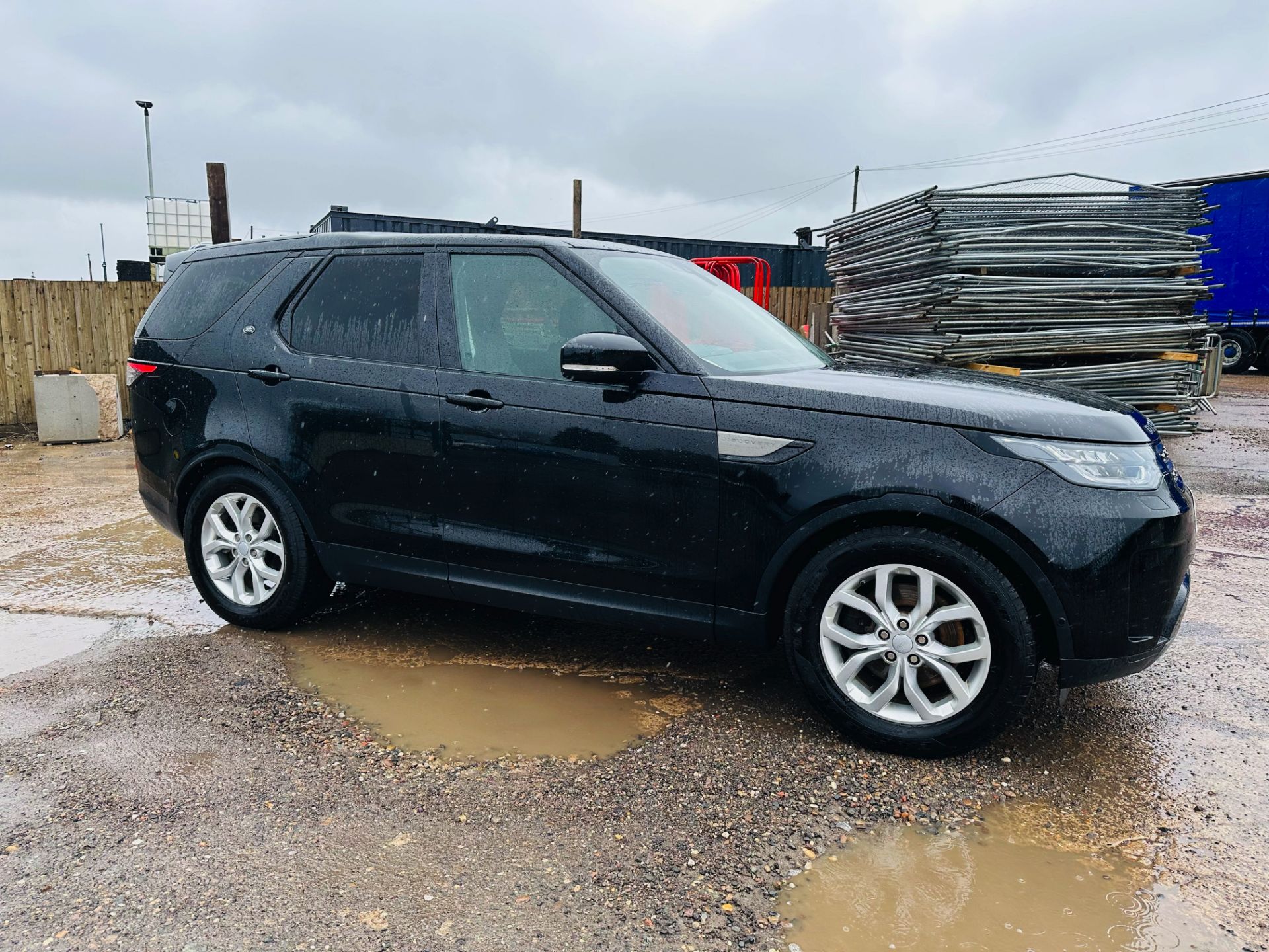 (Reserve Met) Land Rover Discovery SE Automatic (Black Edition) - 2020 Model - Only 57k Miles!