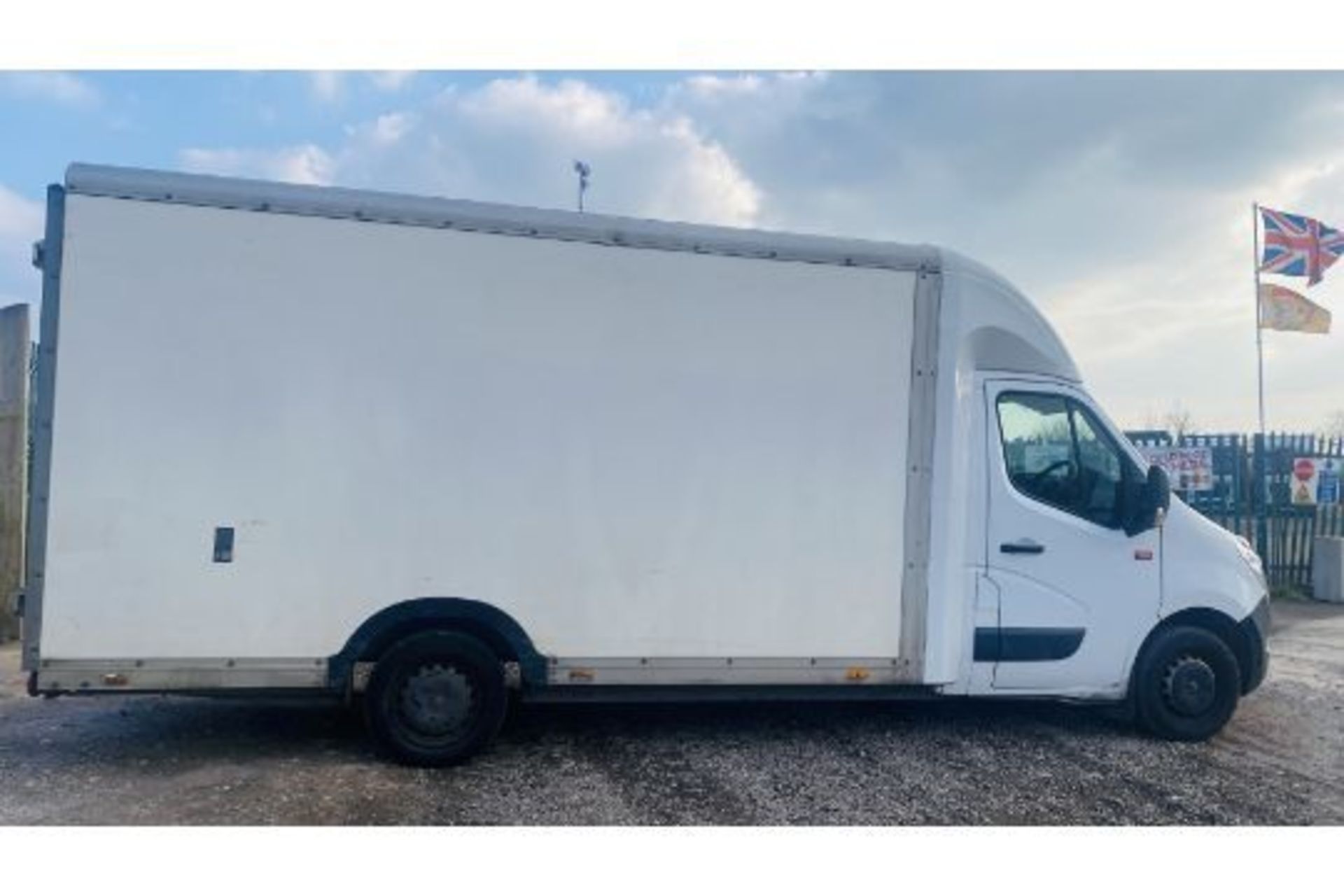 (RESERVE MET)Renault Master 2.3DCI (130) Low Loader Luton *LWB* Euro 6 - 130Bhp -2019 Model - ULEZ - Image 3 of 6