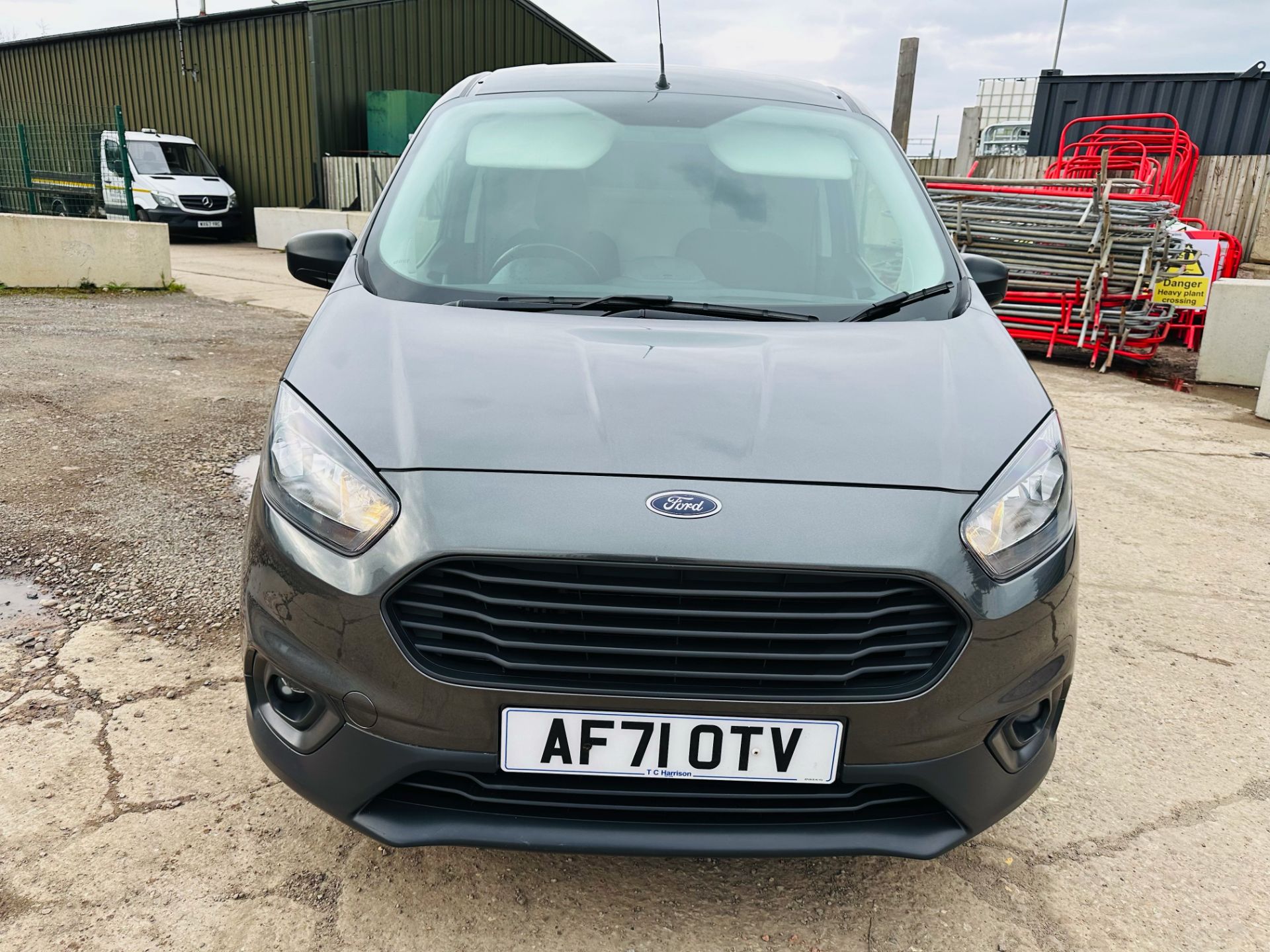 (RESERVE MET)Ford Transit Courier 1.0 Ecoboost (Trend Edition) - 2022 Edition - FSH - 40k - Air Con - Image 3 of 31