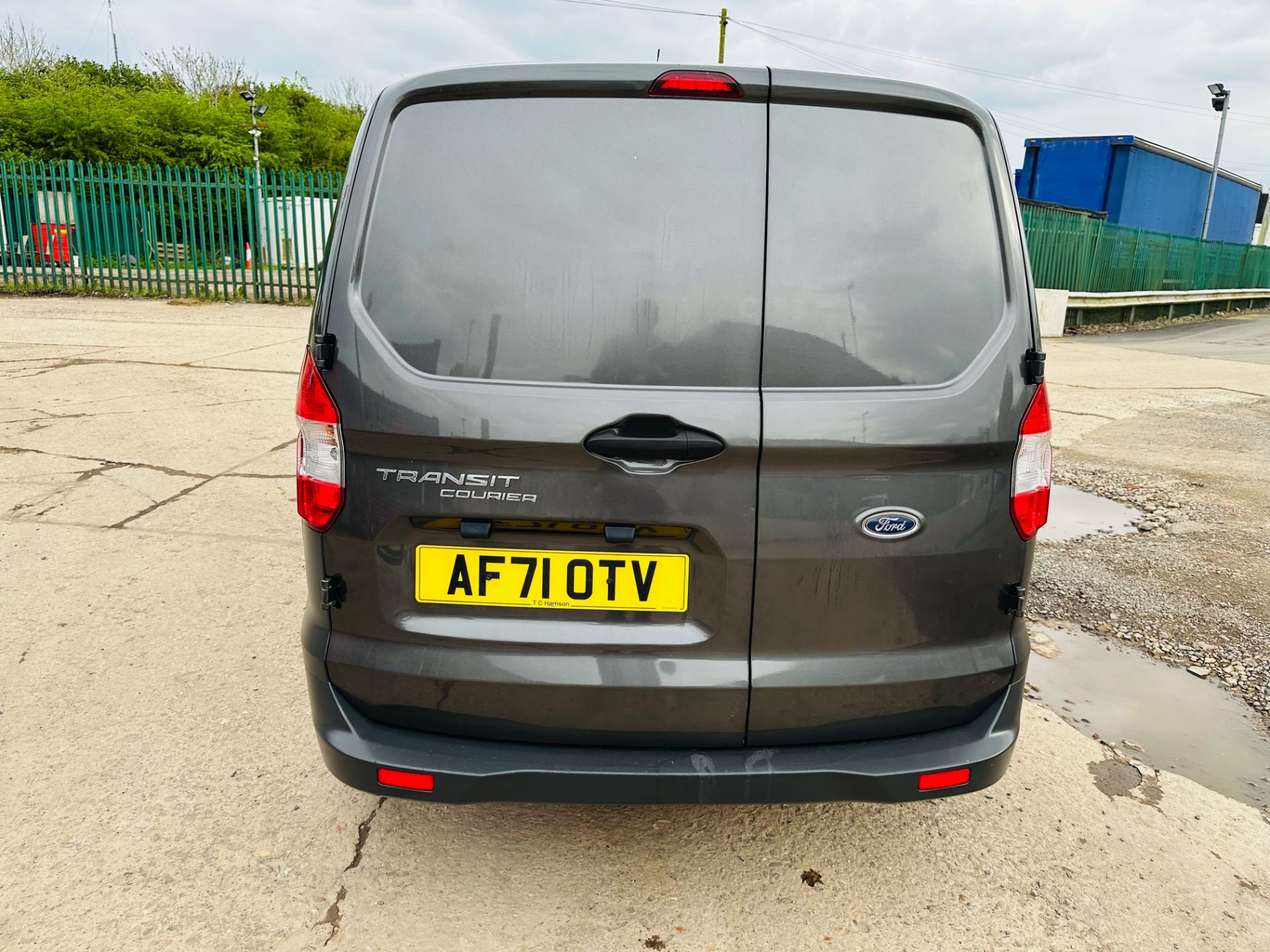 (RESERVE MET)Ford Transit Courier 1.0 Ecoboost (Trend Edition) - 2022 Edition - FSH - 40k - Air Con - Image 8 of 31