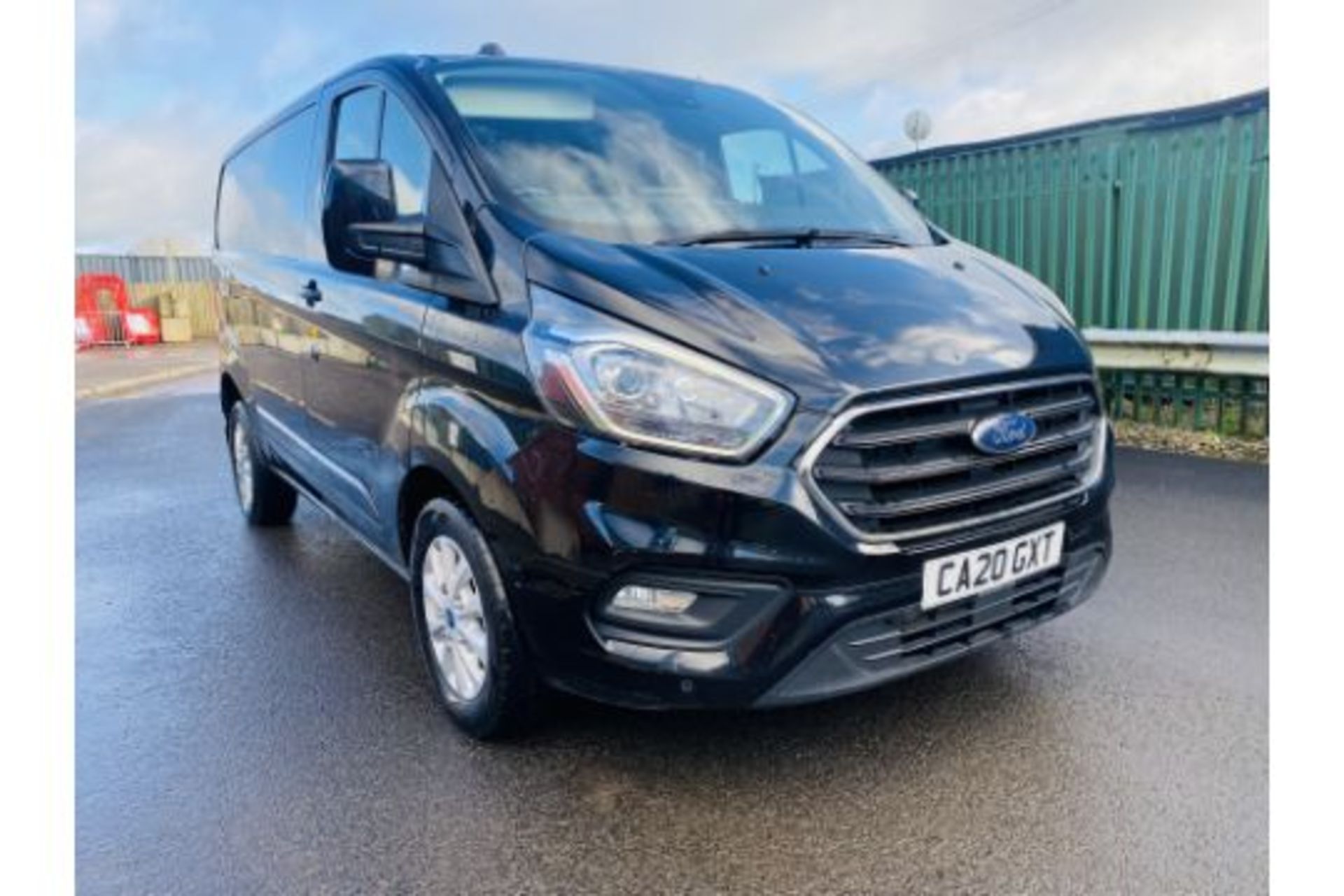 Ford Transit Custom " LIMITED " 280 170BHP "AUTOMATIC" 2.0TDCI 2020 20 Reg - Air Con - Heated Seats - Image 3 of 23
