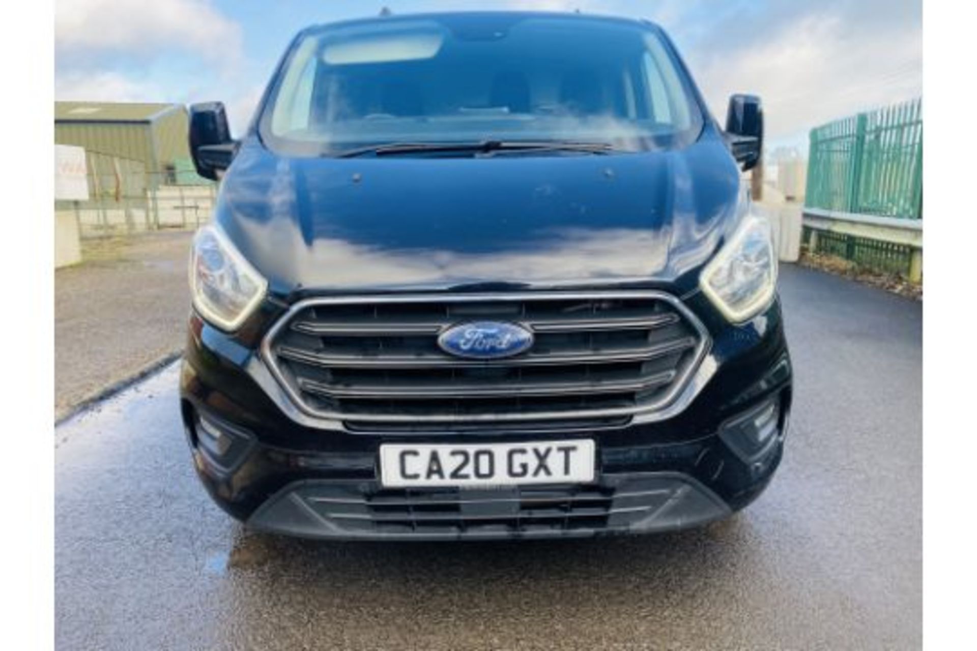 Ford Transit Custom " LIMITED " 280 170BHP "AUTOMATIC" 2.0TDCI 2020 20 Reg - Air Con - Heated Seats - Image 2 of 23