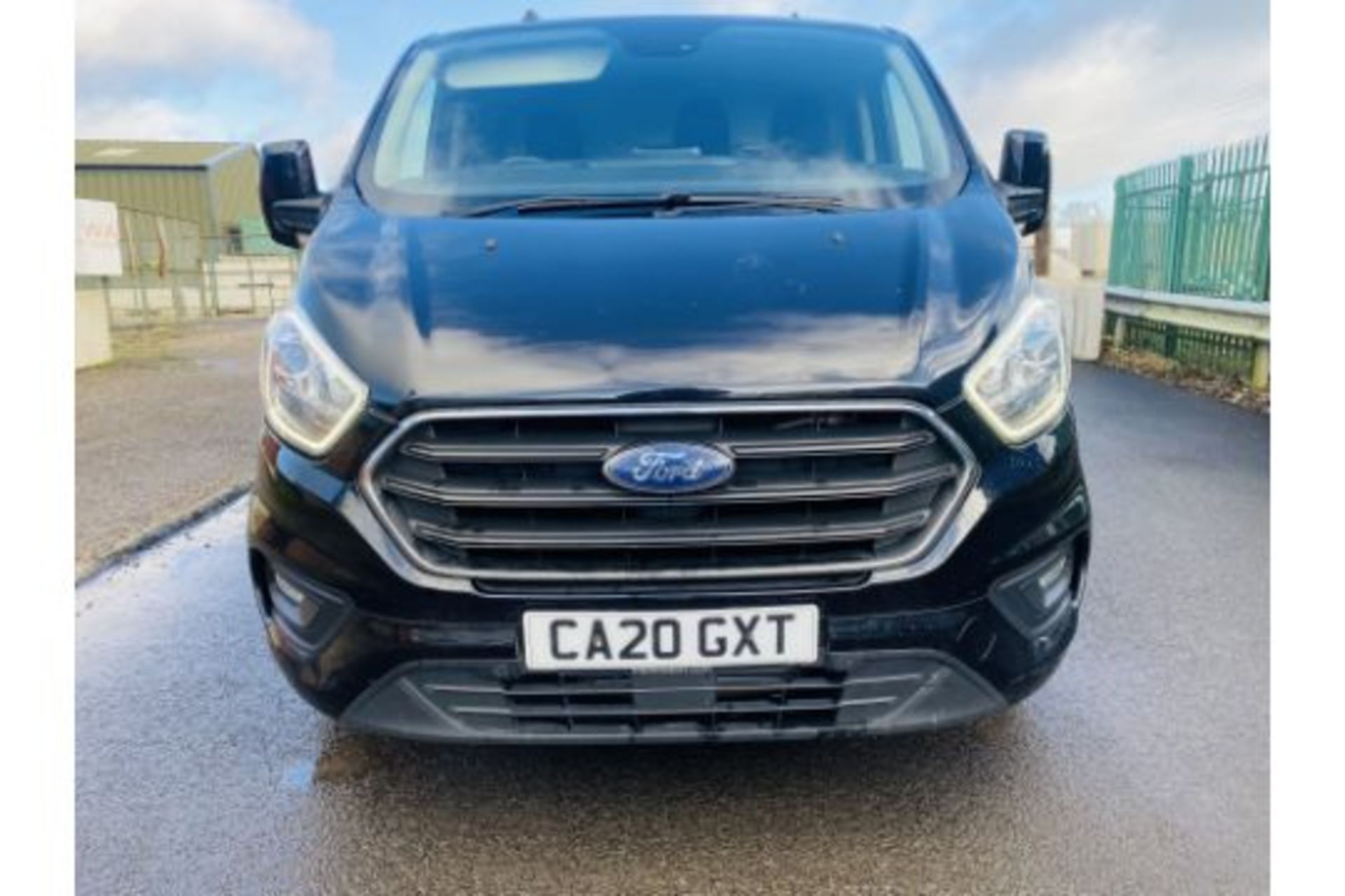 Ford Transit Custom " LIMITED " 280 170BHP "AUTOMATIC" 2.0TDCI 2020 20 Reg - Air Con - Heated Seats - Bild 2 aus 23