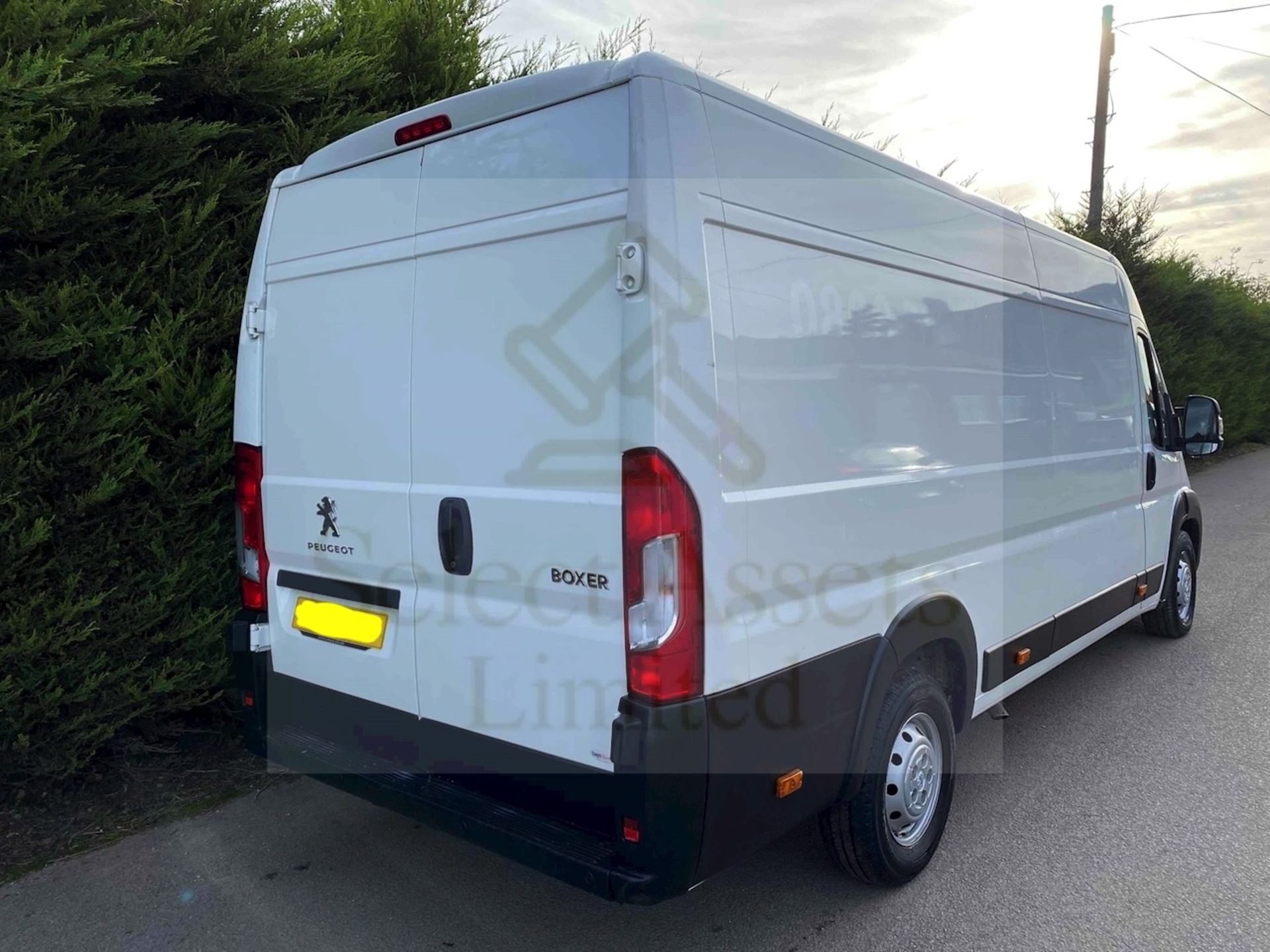 (Reserve Met) Peugeot Boxer 435 *Professional* L4 XLWB Hi-Roof Panel Van (2019) 2.0 Blue Hdi - Image 6 of 12