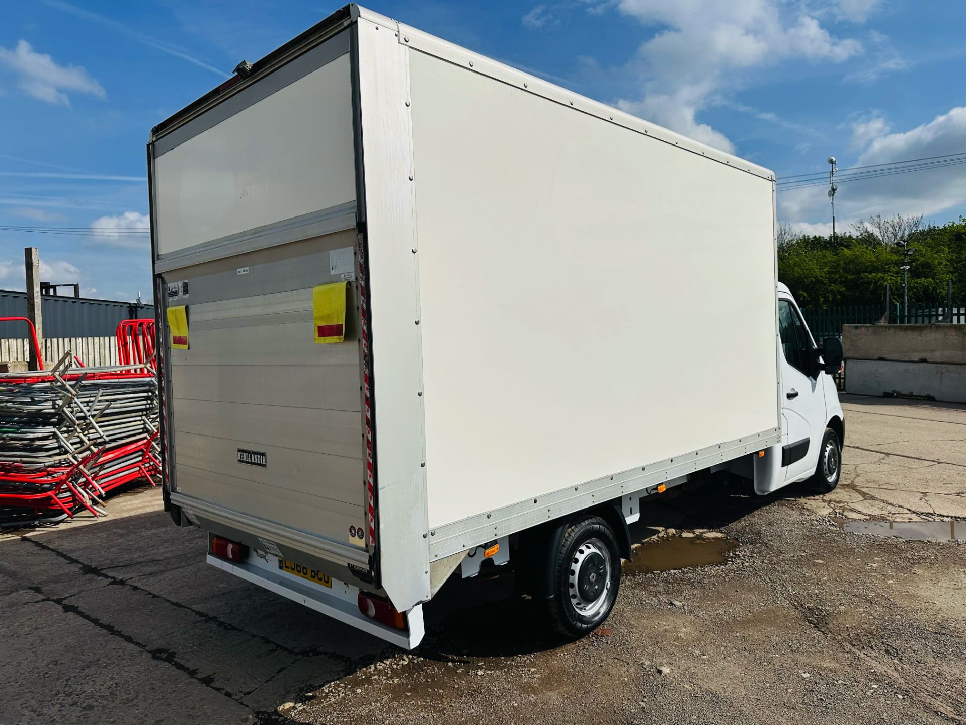 Renault Master 2.3 DCI 130 Business Edition Lwb (Luton / Box Van) - 2019 Model - Euro 6 - Tail Lift - Image 9 of 27