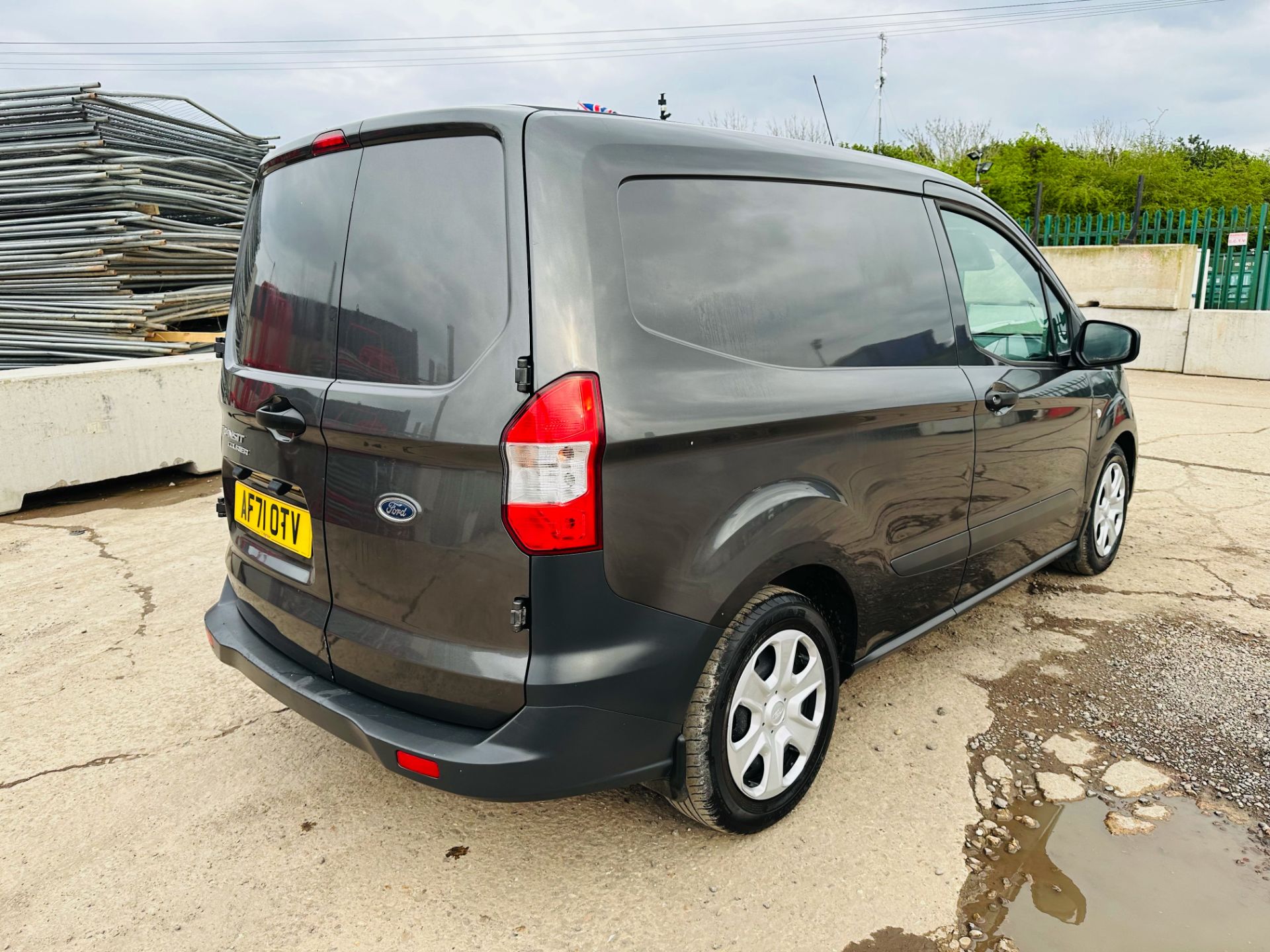 (RESERVE MET)Ford Transit Courier 1.0 Ecoboost (Trend Edition) - 2022 Edition - FSH - 40k - Air Con - Image 9 of 31