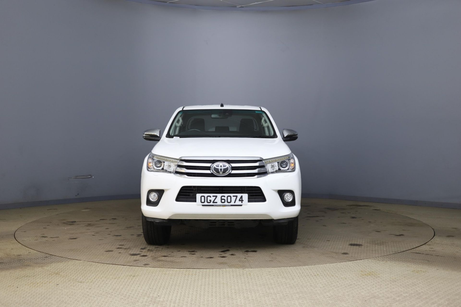 Reserve Met - Toyota Hilux Invincible "Auto" 4WD D/C Cab Pick Up (2020 Model) AC - Sat Nav-67K Miles - Bild 3 aus 12