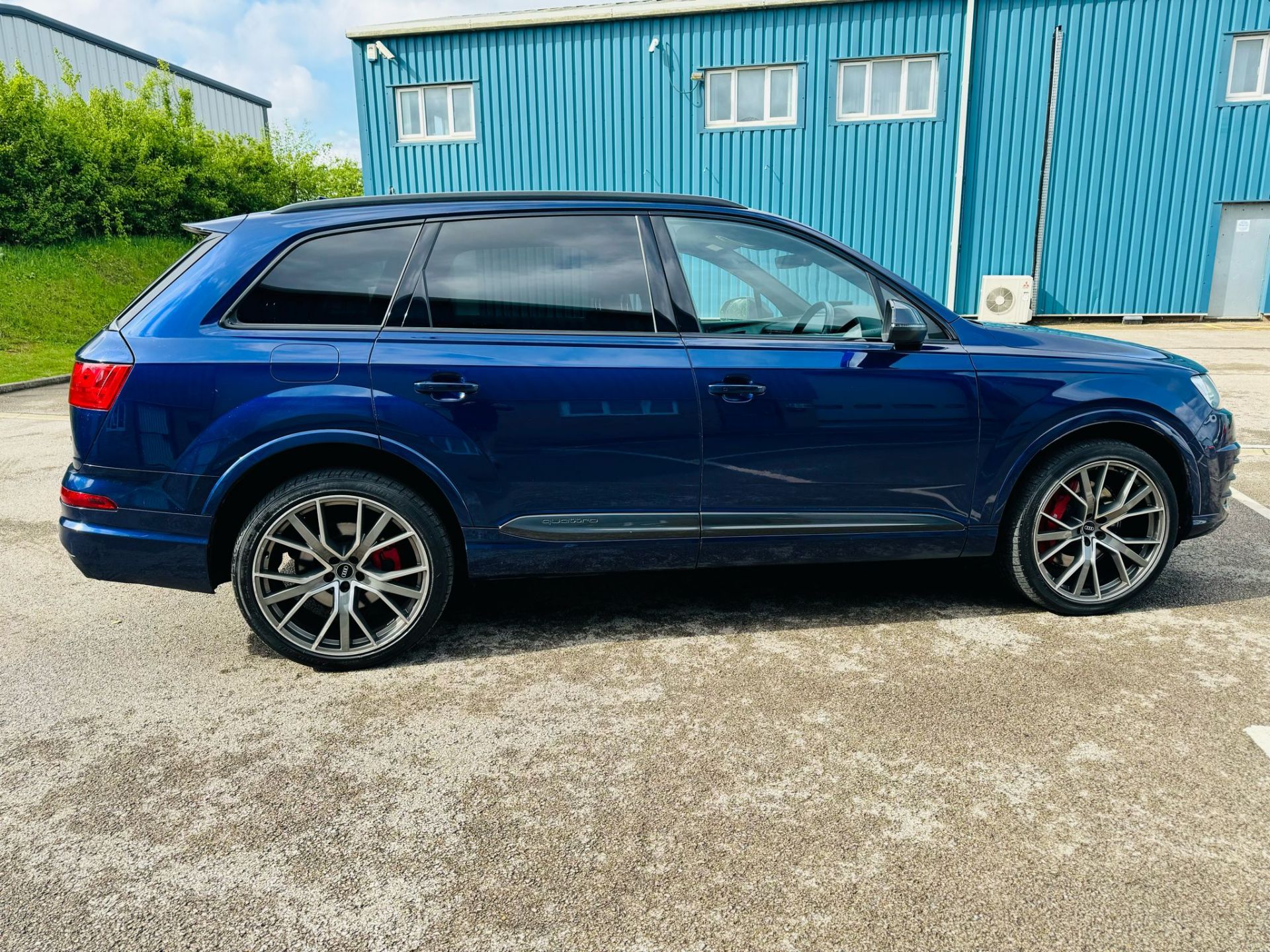 Audi SQ7 4.0TDI V8 Quattro 430BHP "SQ7 EDITION" Auto (7 Seats) 2018 18Reg -Sat Nav -Reversing camera - Image 6 of 38