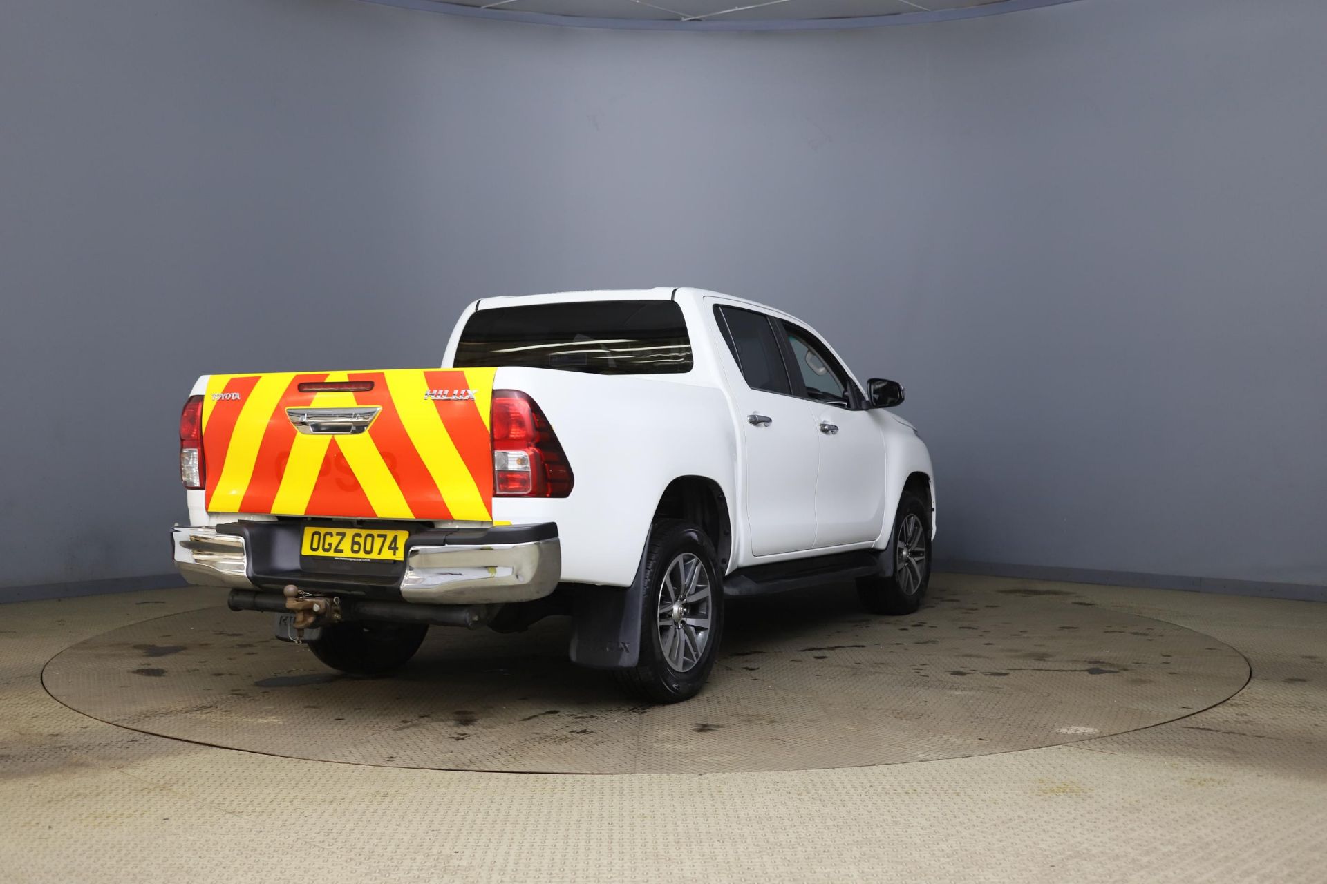 Reserve Met - Toyota Hilux Invincible "Auto" 4WD D/C Cab Pick Up (2020 Model) AC - Sat Nav-67K Miles - Image 4 of 12