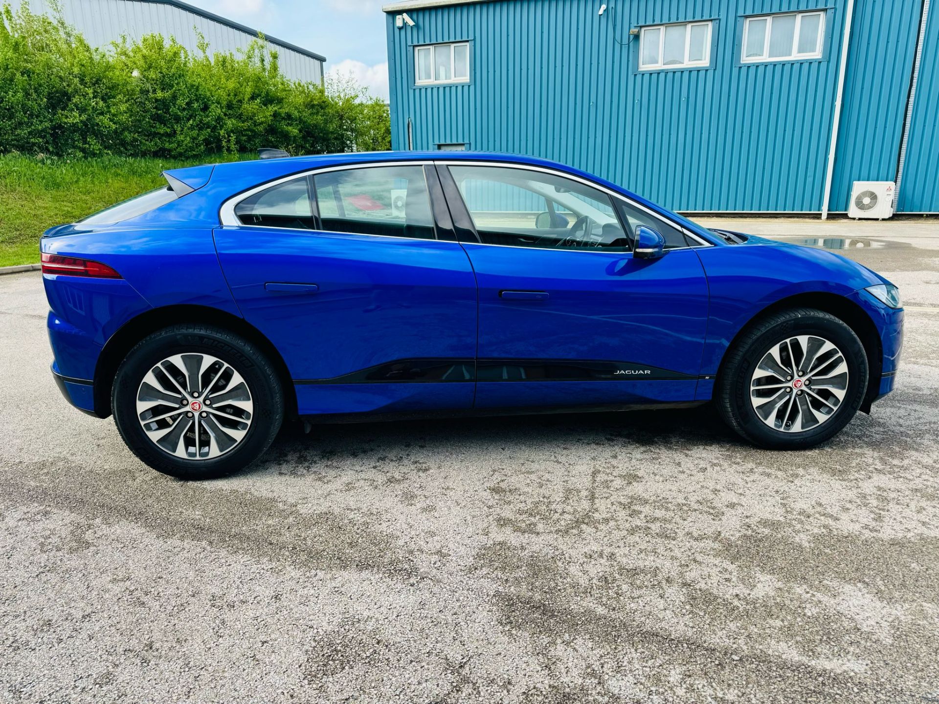 (RESERVE MET)Jaguar I-Pace S EV400 AWD Automatic - 70 Reg - 1 Owner - Great Spec -Sat Nav- Leather - Image 7 of 29