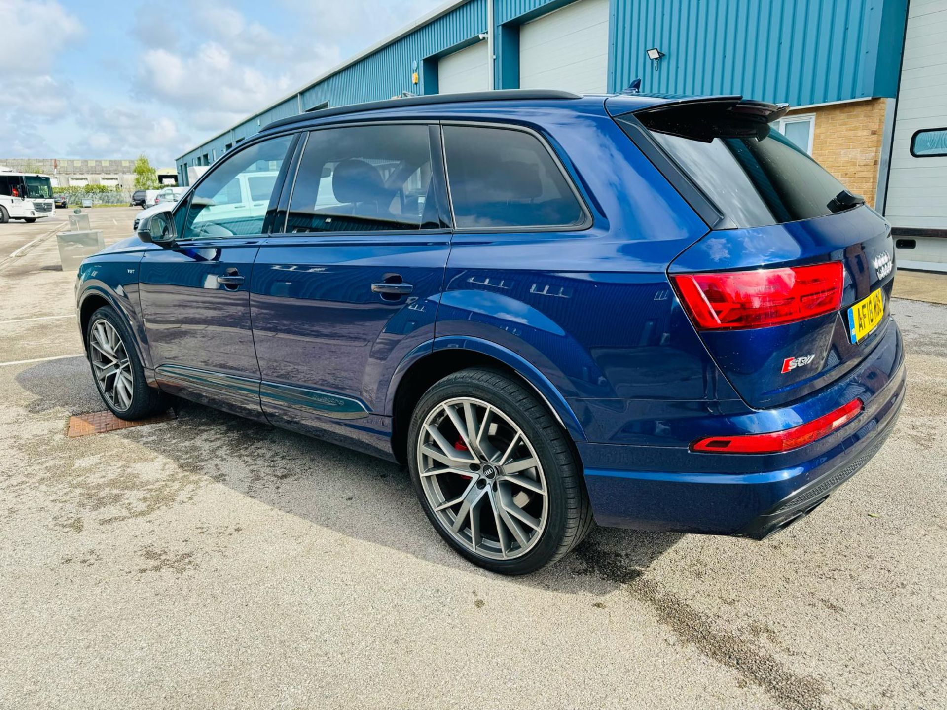 Audi SQ7 4.0TDI V8 Quattro 430BHP "SQ7 EDITION" Auto (7 Seats) 2018 18Reg -Sat Nav -Reversing camera - Image 5 of 38