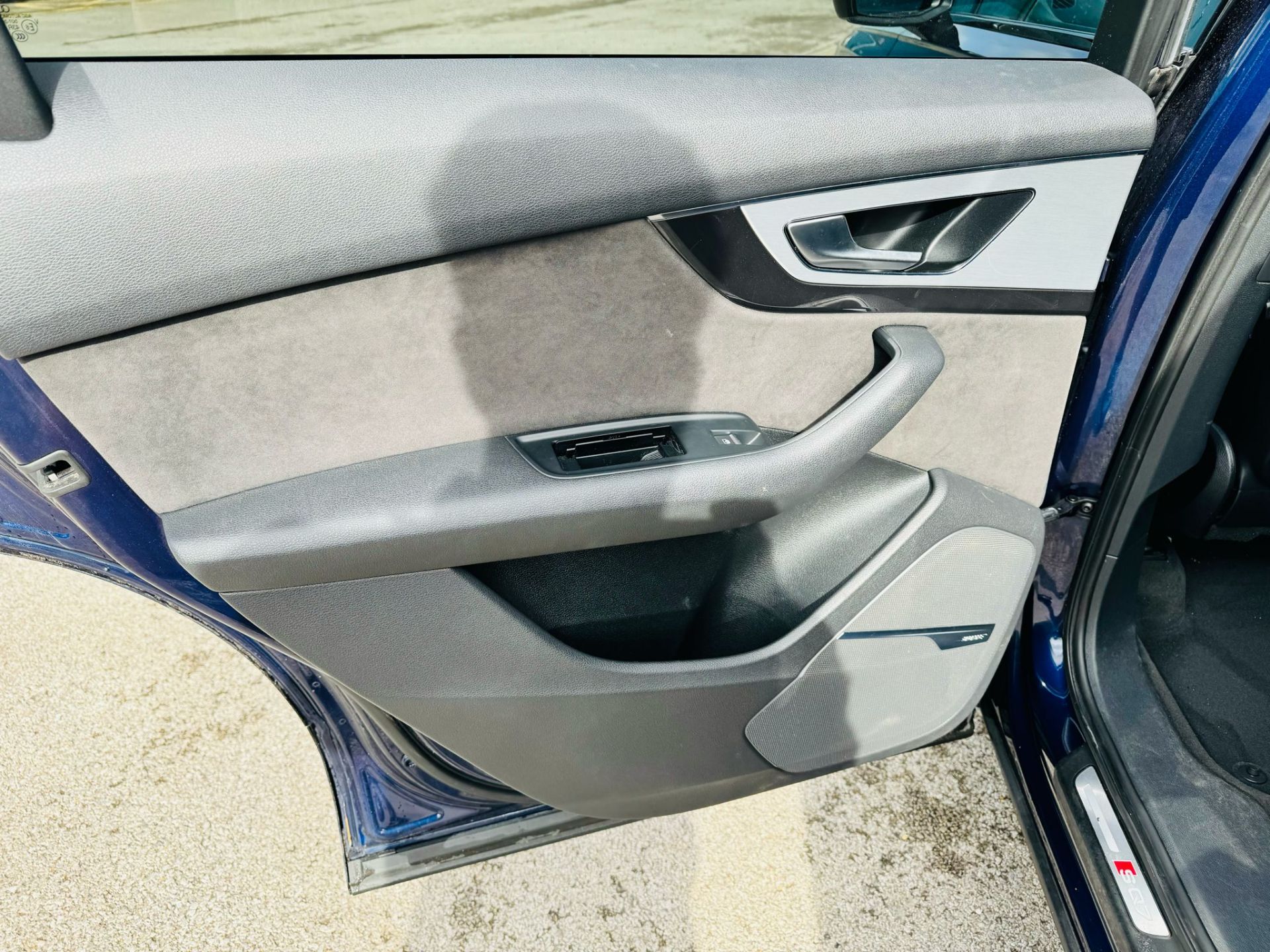 Audi SQ7 4.0TDI V8 Quattro 430BHP "SQ7 EDITION" Auto (7 Seats) 2018 18Reg -Sat Nav -Reversing camera - Image 32 of 38