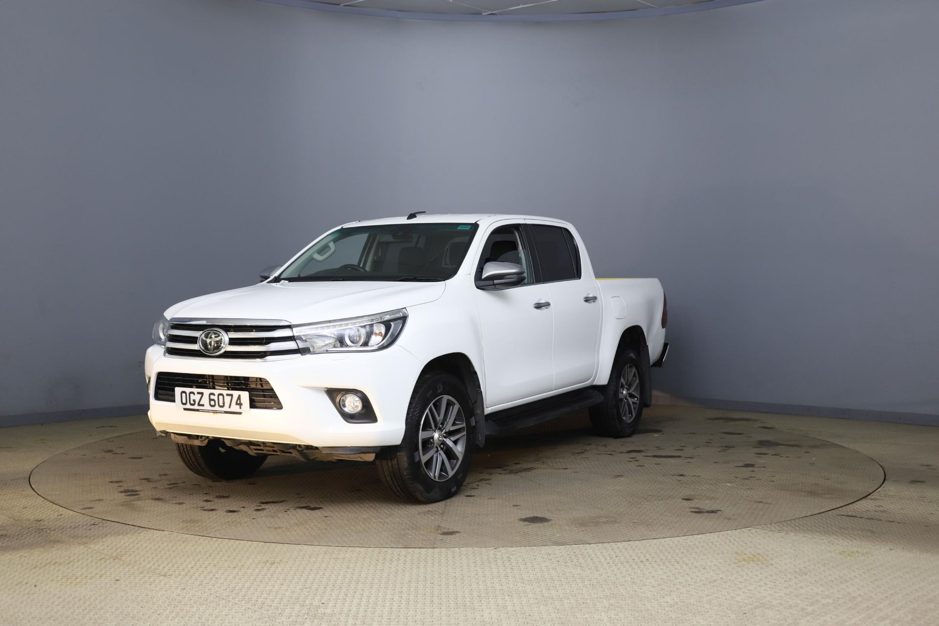 Reserve Met - Toyota Hilux Invincible "Auto" 4WD D/C Cab Pick Up (2020 Model) AC - Sat Nav-67K Miles - Image 2 of 12