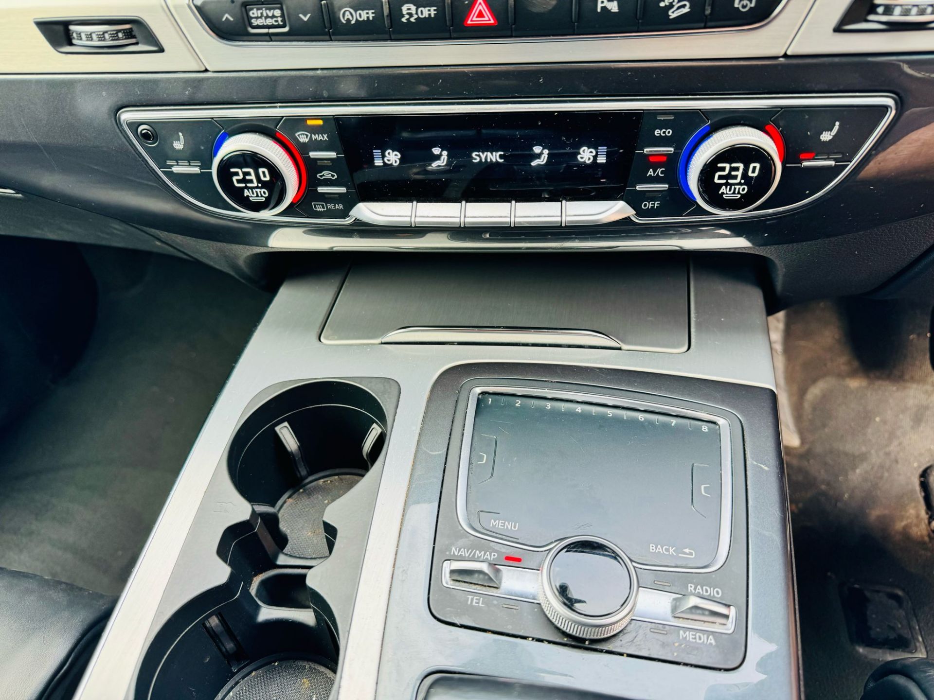 Audi SQ7 4.0TDI V8 Quattro 430BHP "SQ7 EDITION" Auto (7 Seats) 2018 18Reg -Sat Nav -Reversing camera - Image 24 of 38