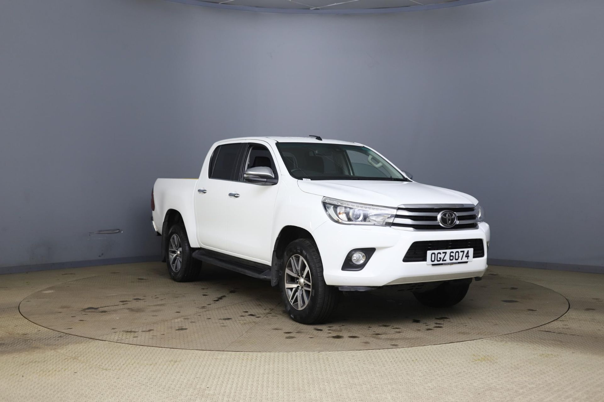 Reserve Met - Toyota Hilux Invincible "Auto" 4WD D/C Cab Pick Up (2020 Model) AC - Sat Nav-67K Miles